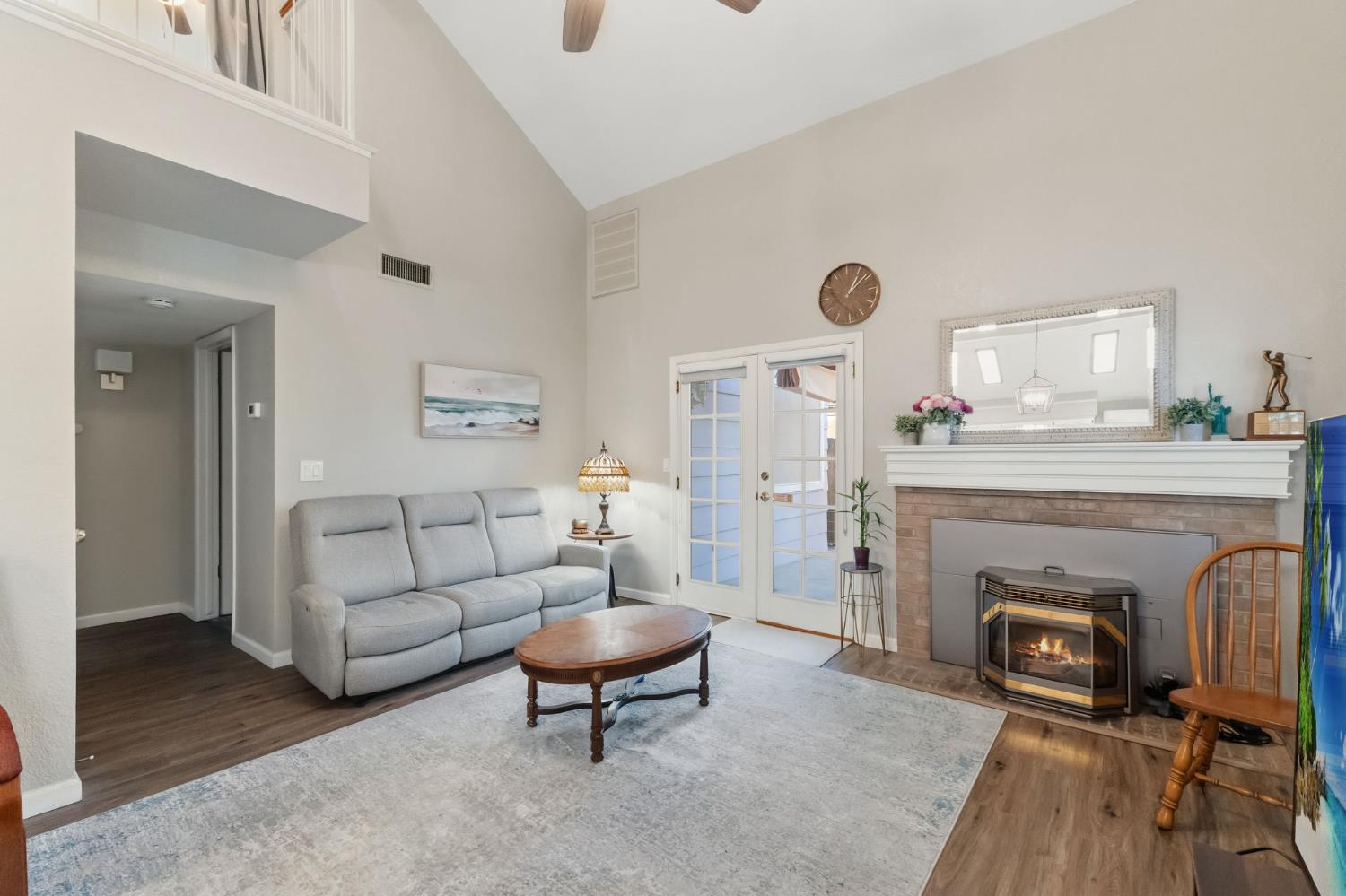 7572 N Millbrook Ave, Fresno, CA 93720