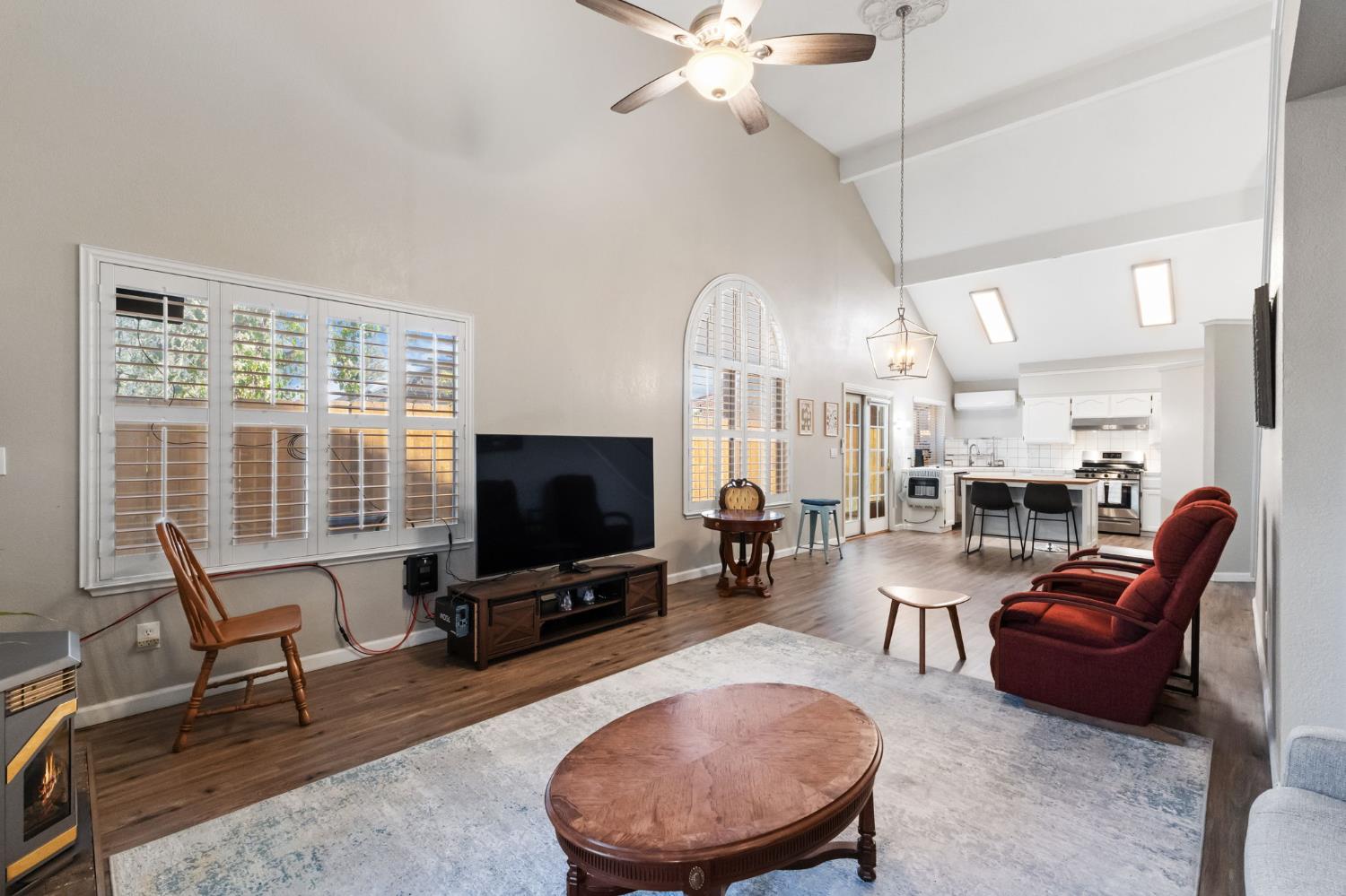 7572 N Millbrook Ave, Fresno, CA 93720