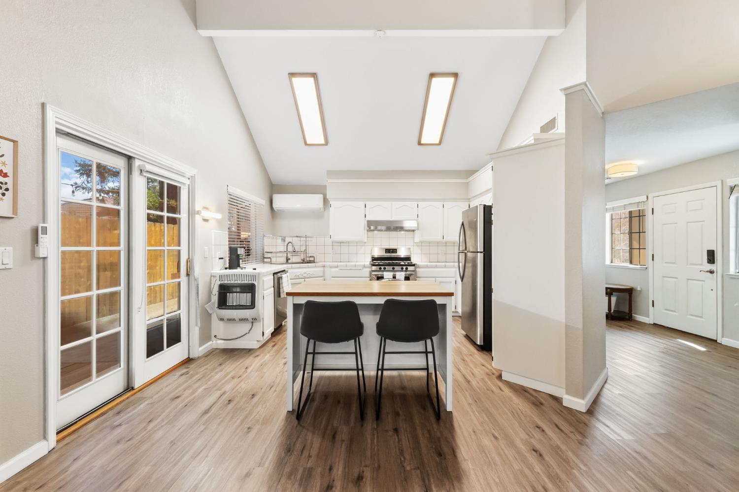 7572 N Millbrook Ave, Fresno, CA 93720