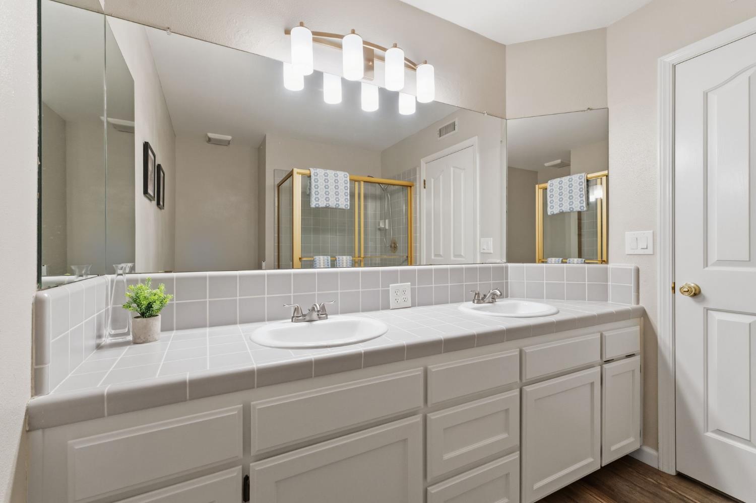 7572 N Millbrook Ave, Fresno, CA 93720