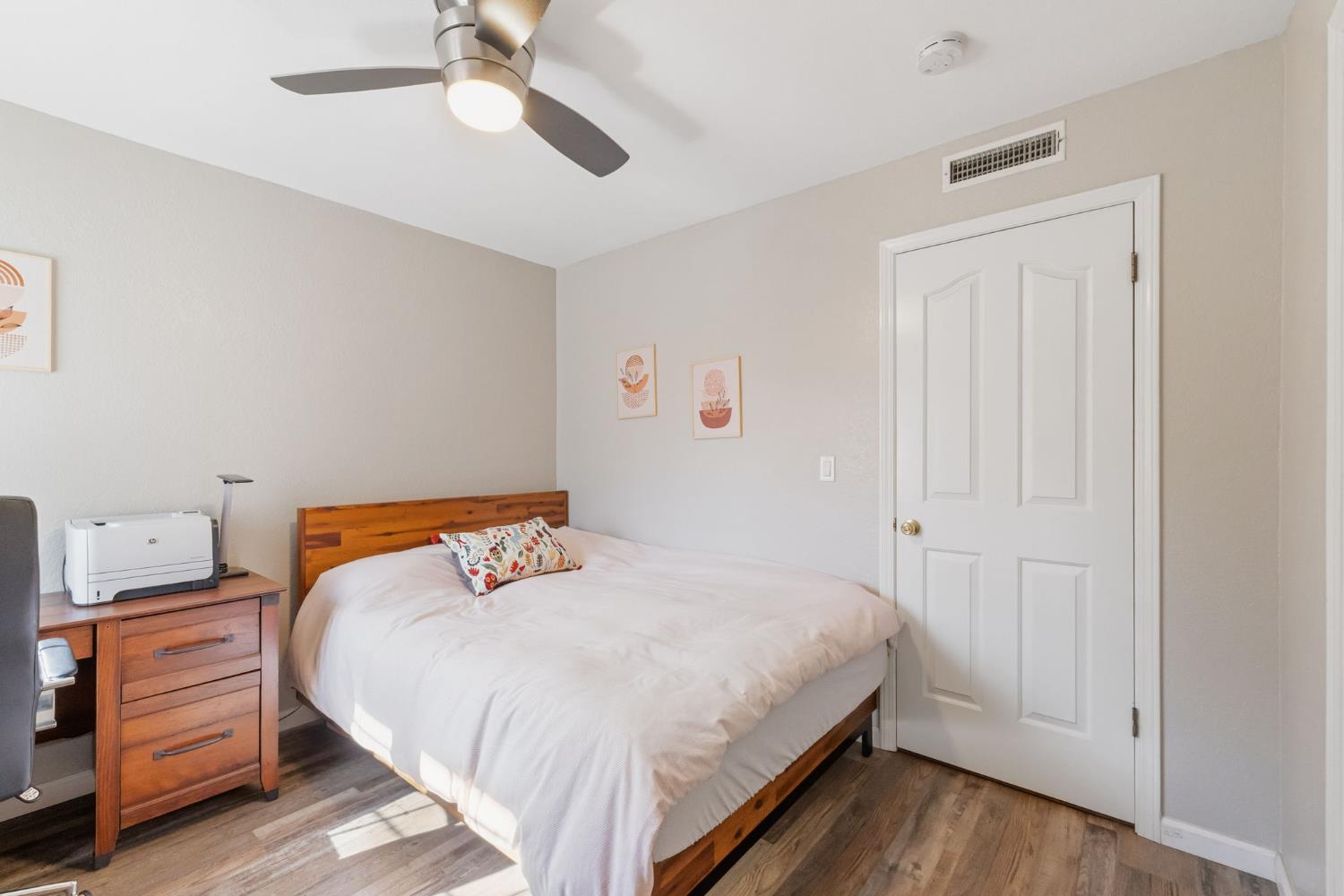 7572 N Millbrook Ave, Fresno, CA 93720