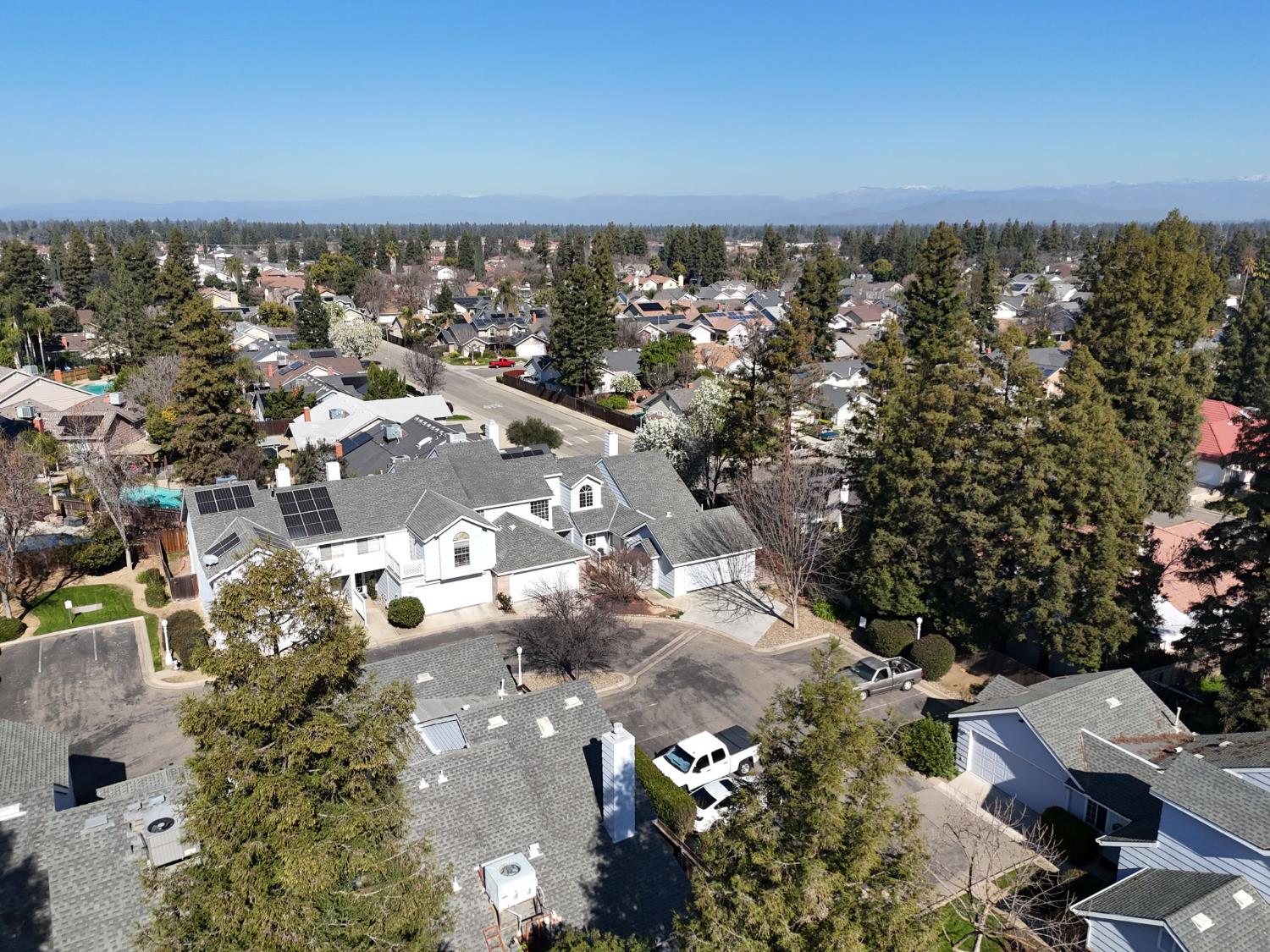 7572 N Millbrook Ave, Fresno, CA 93720