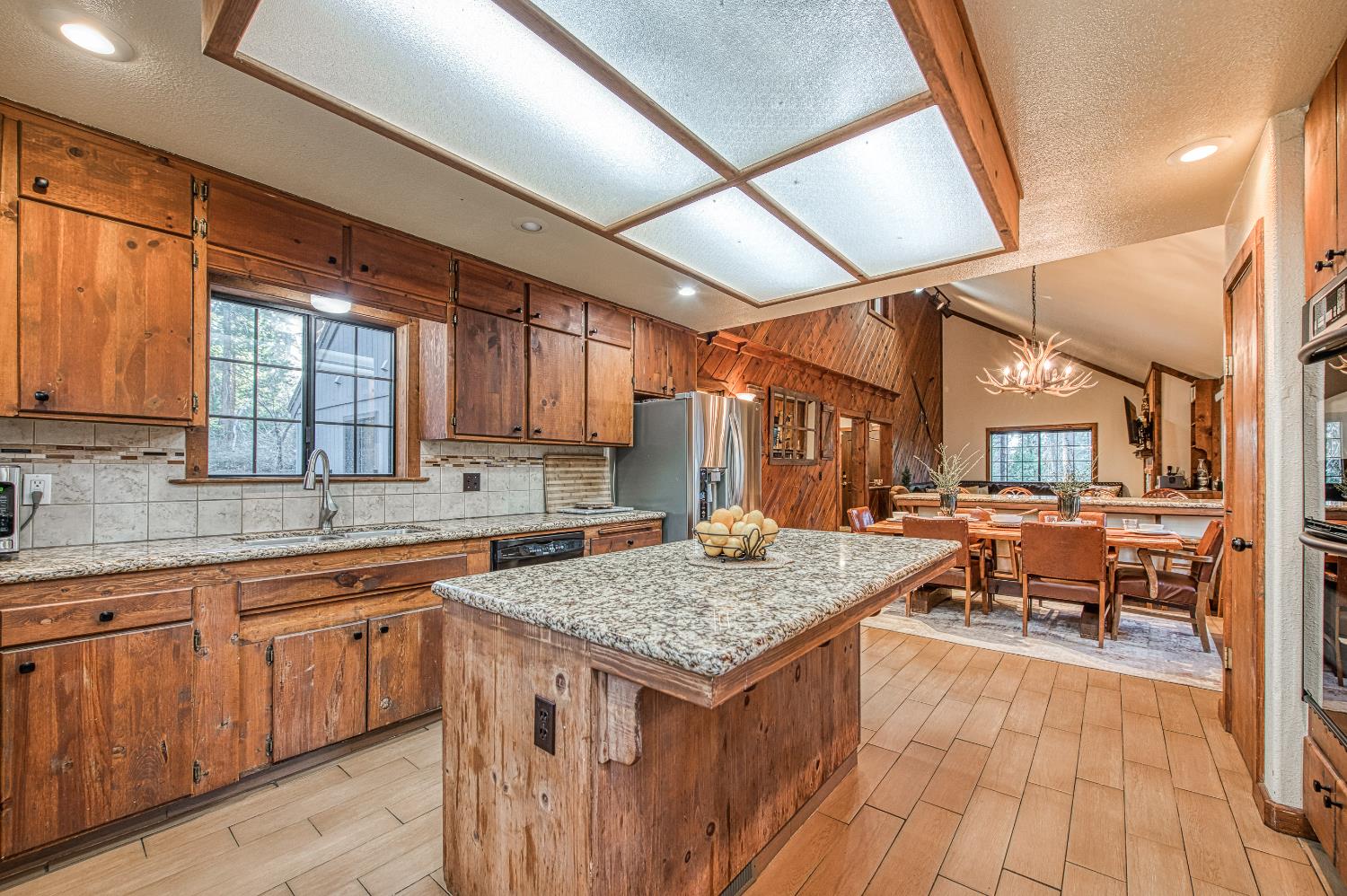 39095 Ridge Rd, Shaver Lake, CA 93664