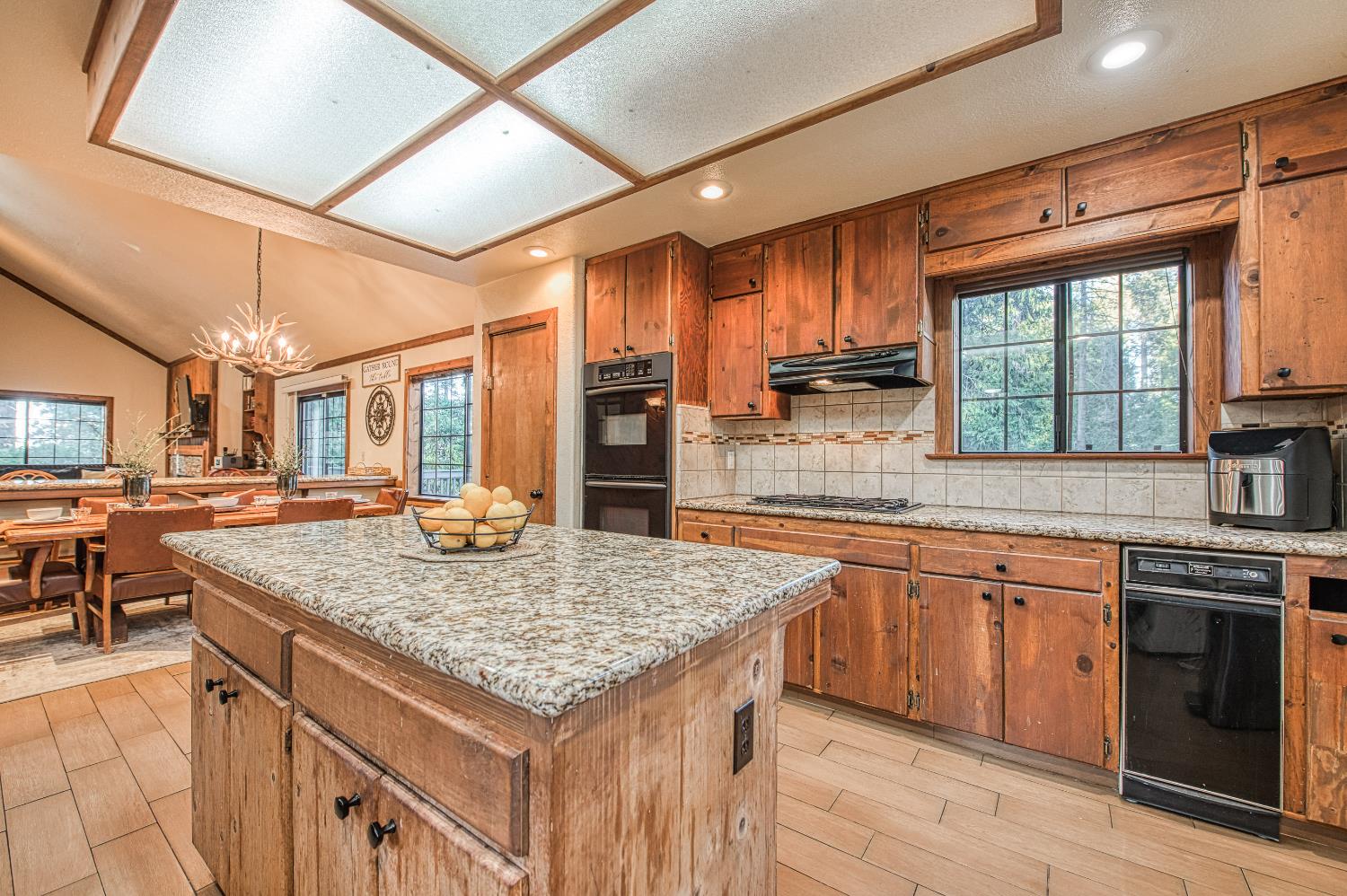 39095 Ridge Rd, Shaver Lake, CA 93664