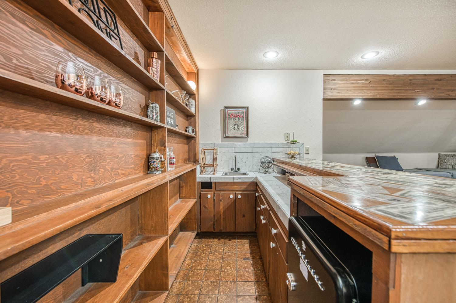 39095 Ridge Rd, Shaver Lake, CA 93664