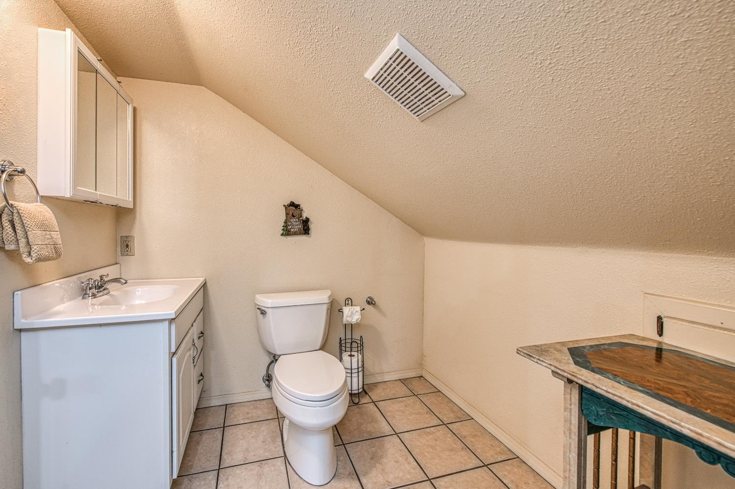 39095 Ridge Rd, Shaver Lake, CA 93664