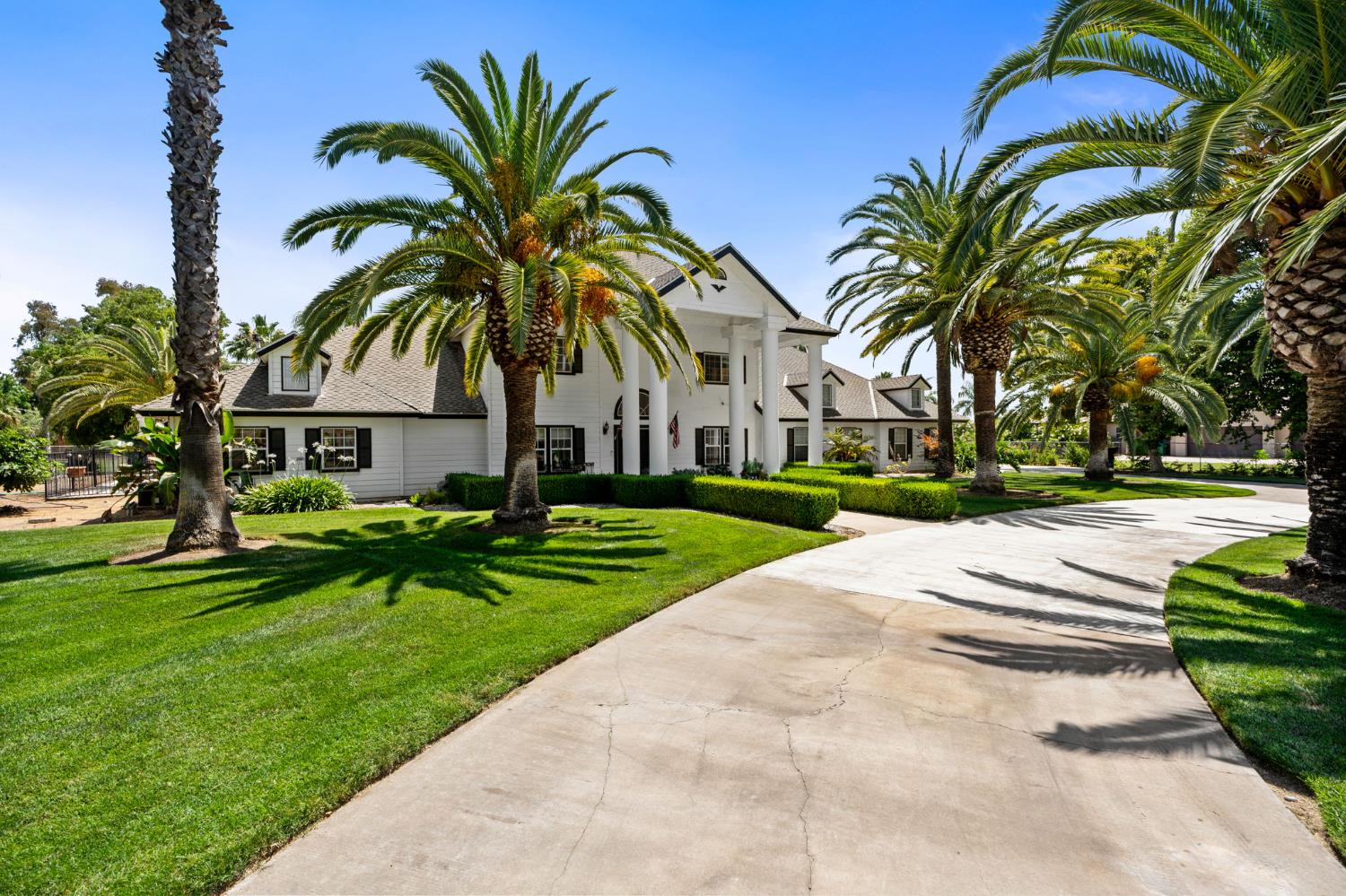 7207 E Bremer Ave, Fresno, CA 93737