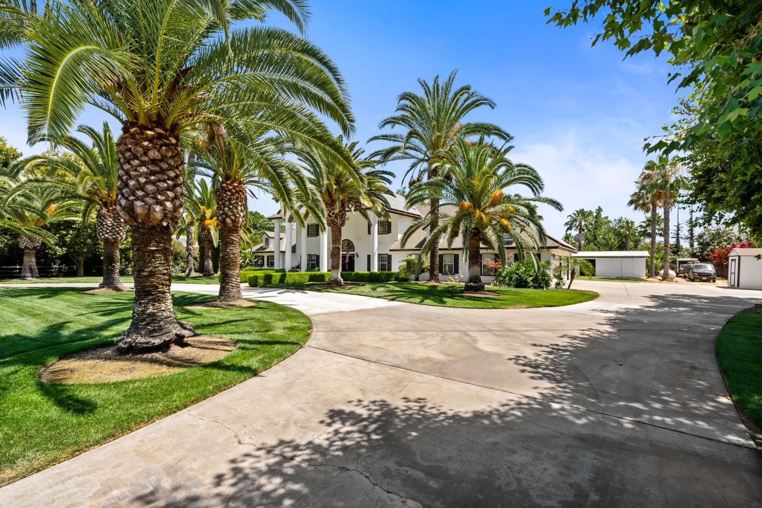 7207 E Bremer Ave, Fresno, CA 93737