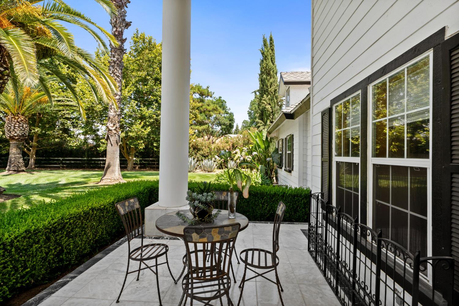 7207 E Bremer Ave, Fresno, CA 93737