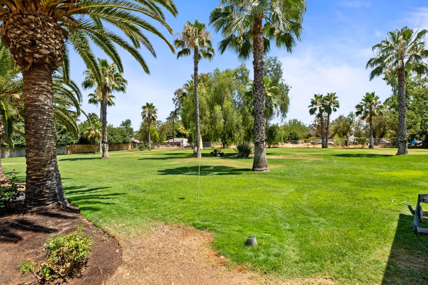 7207 E Bremer Ave, Fresno, CA 93737