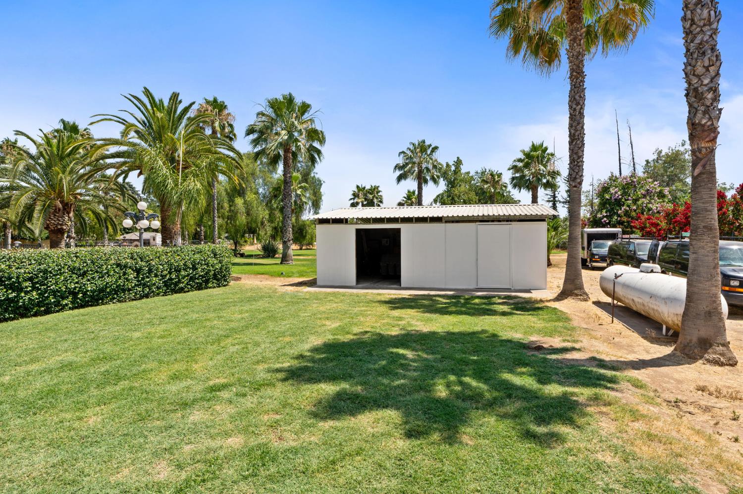 7207 E Bremer Ave, Fresno, CA 93737