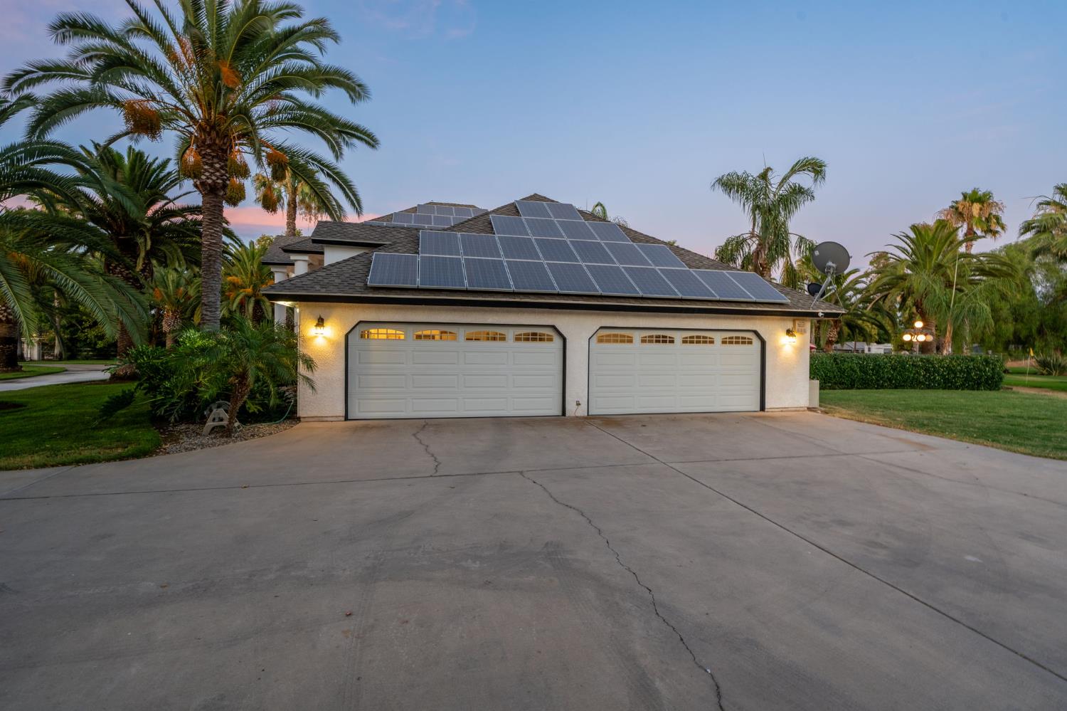 7207 E Bremer Ave, Fresno, CA 93737