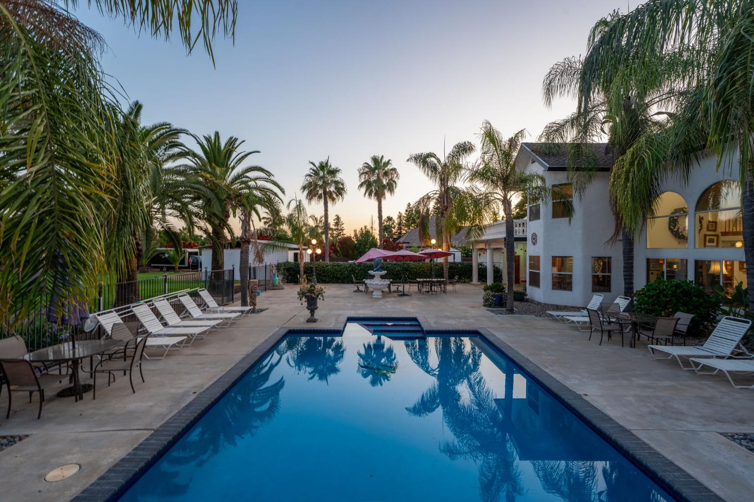 7207 E Bremer Ave, Fresno, CA 93737