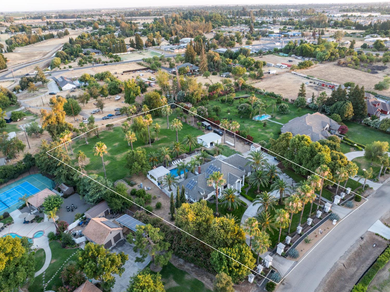 7207 E Bremer Ave, Fresno, CA 93737