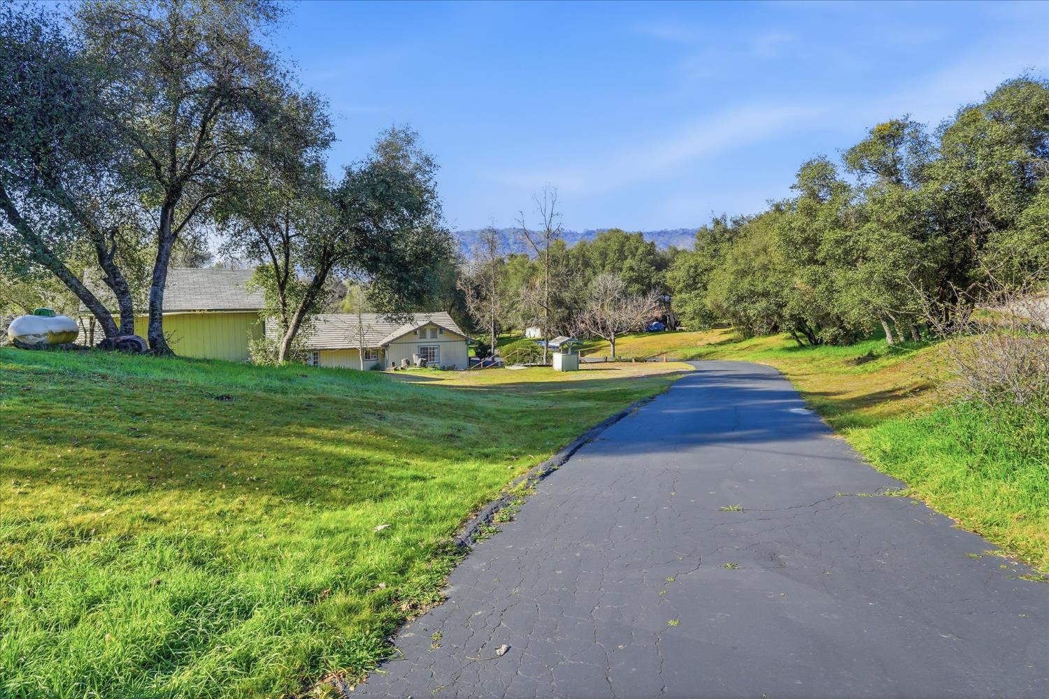 42406 Windy Gap Dr, Ahwahnee, CA 93601