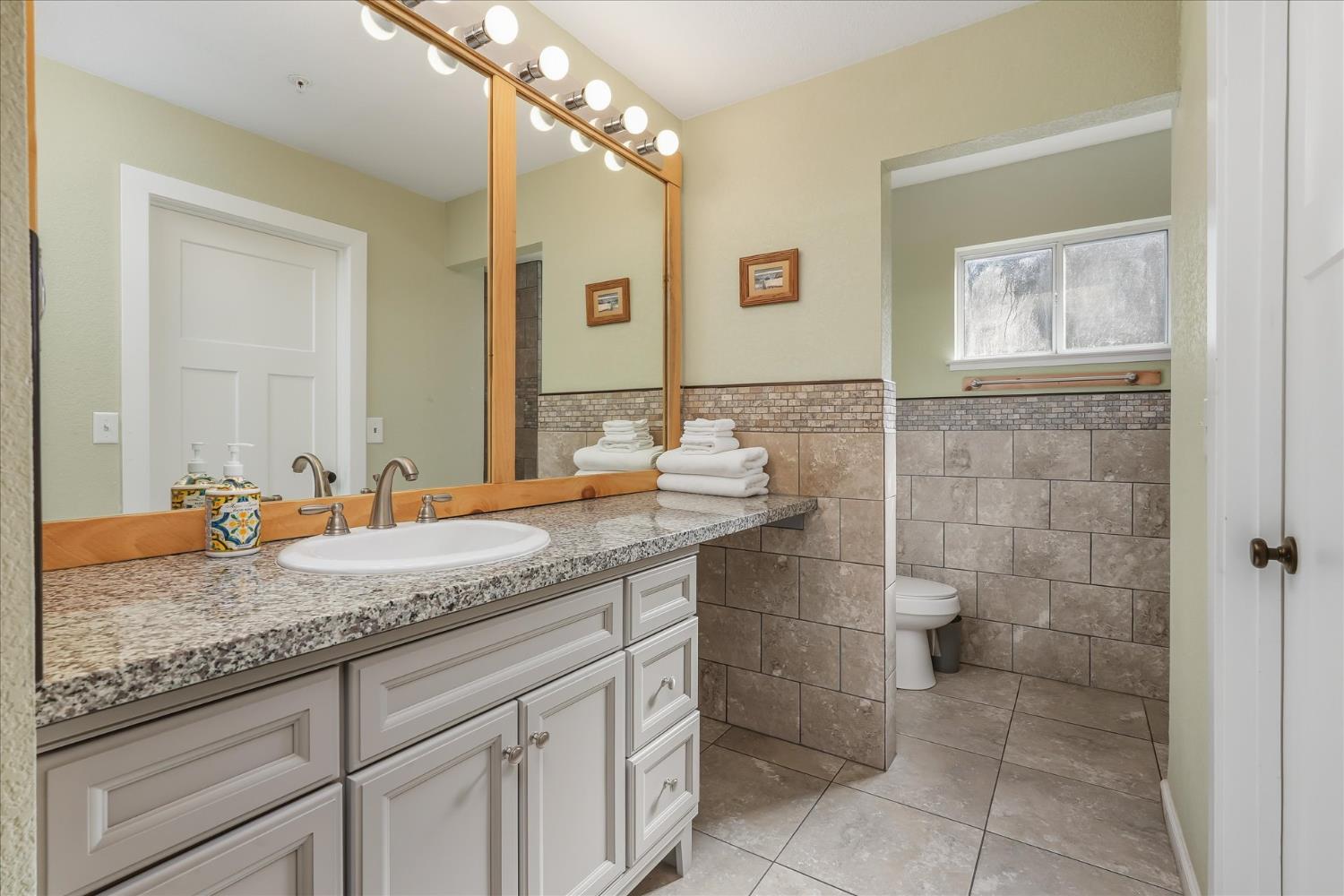 42406 Windy Gap Dr, Ahwahnee, CA 93601