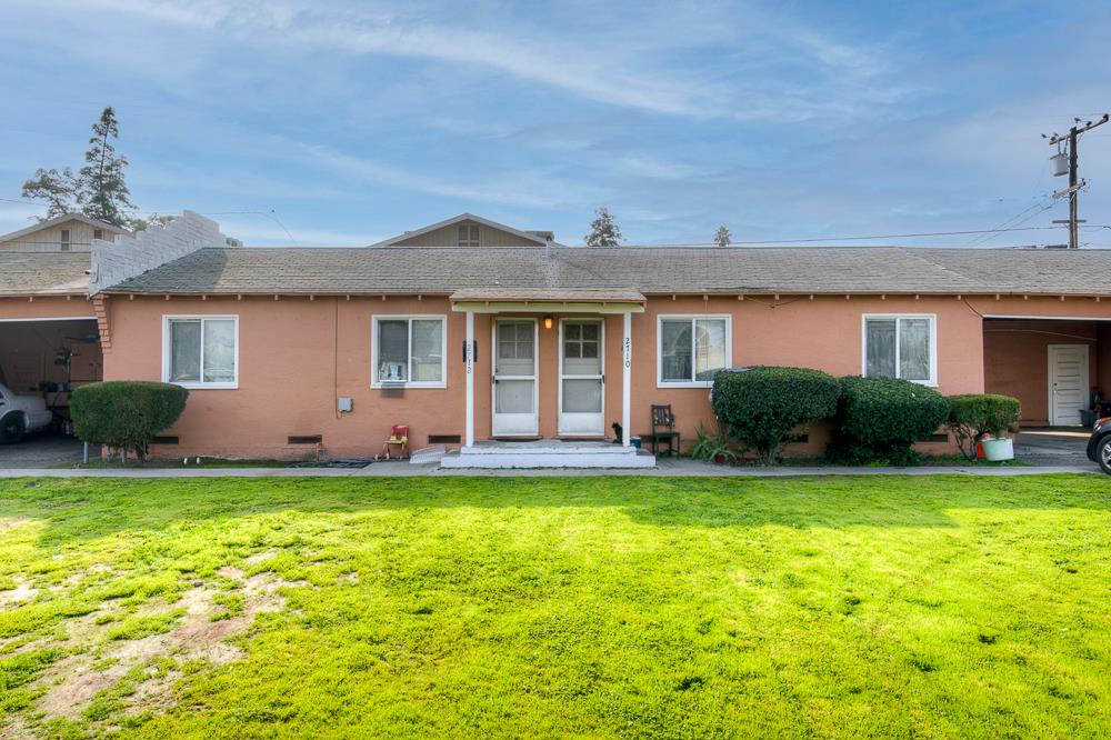 2702 E Hedges Ave, Fresno, CA 93703