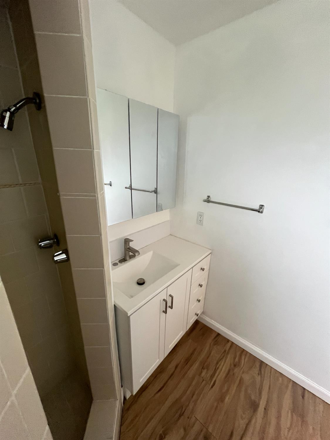 2702 E Hedges Ave, Fresno, CA 93703