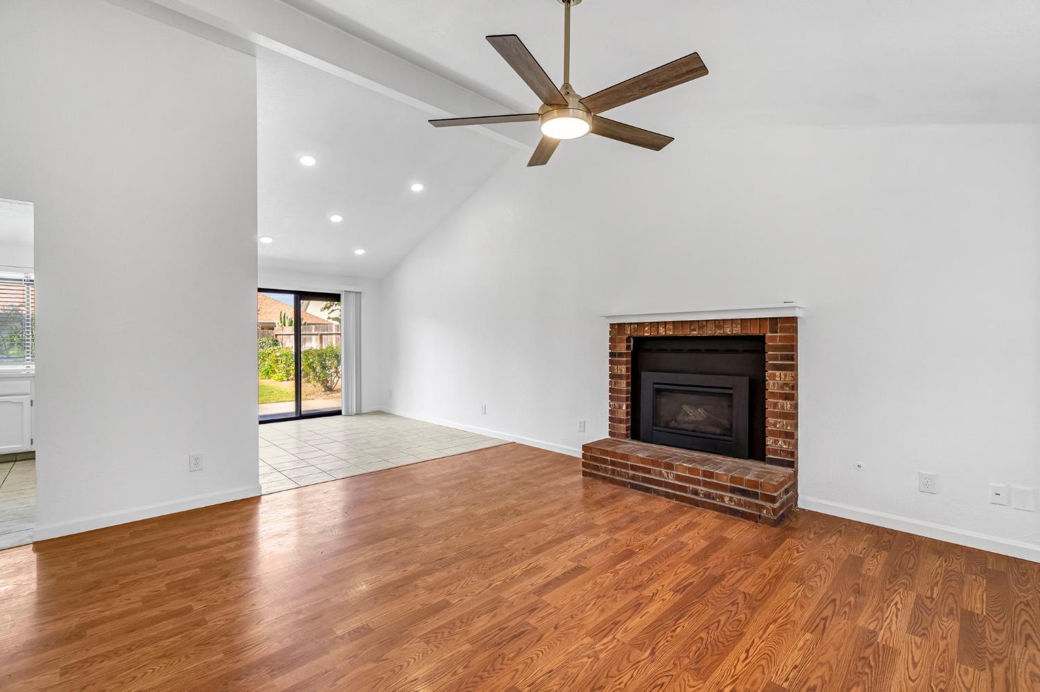 6459 N Hanover Ave, Fresno, CA 93722