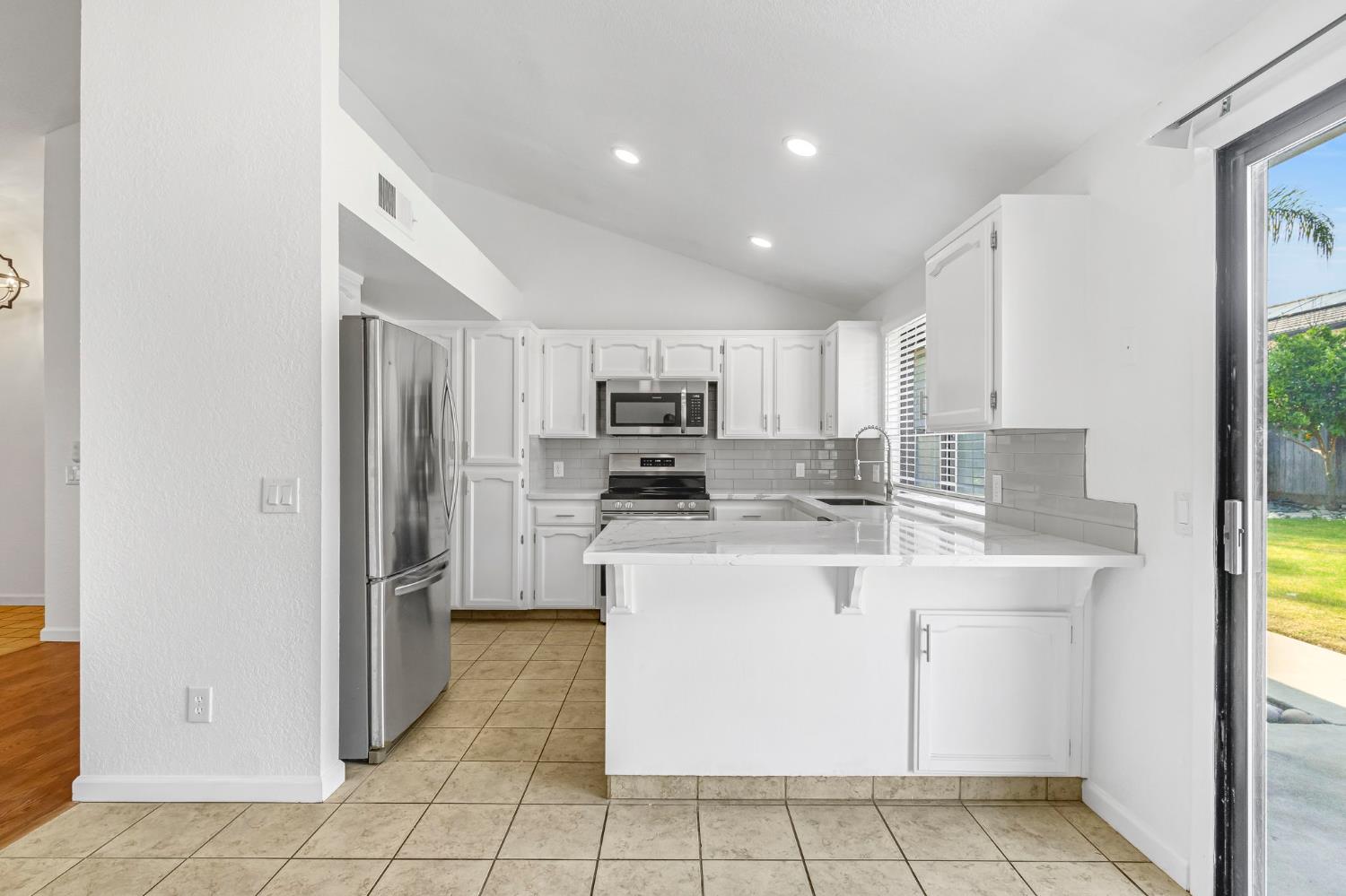 6459 N Hanover Ave, Fresno, CA 93722