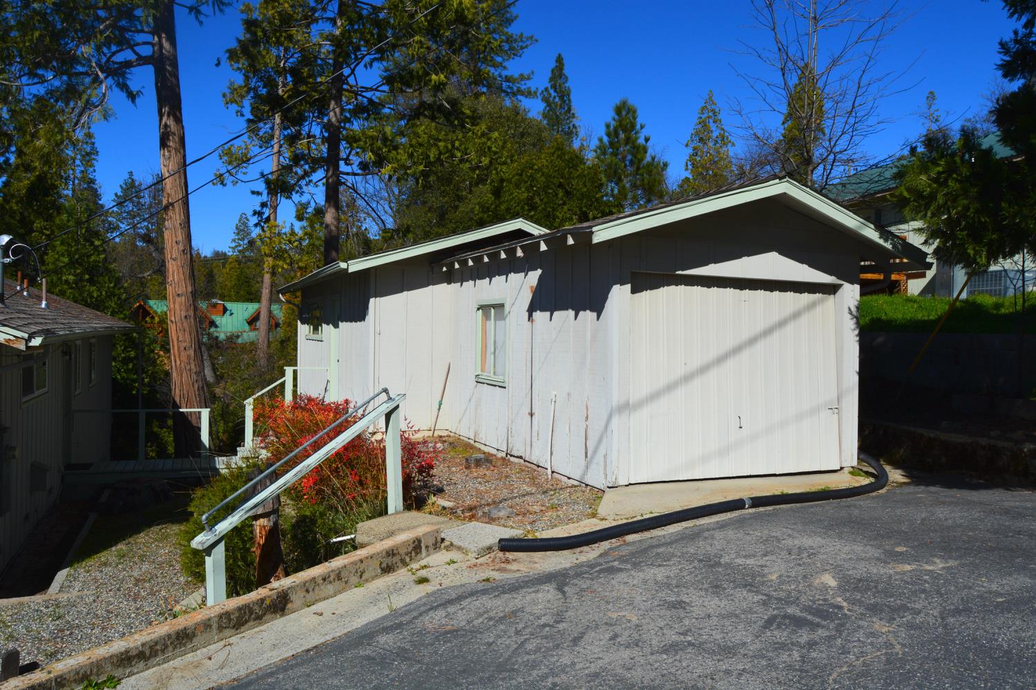39580 Saunders, Bass Lake, CA 93604