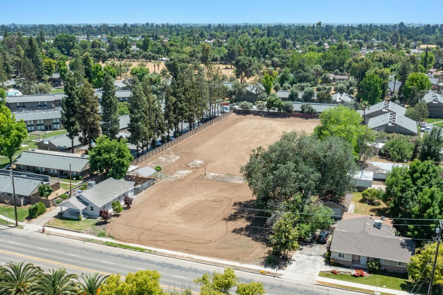 5458 E Tulare St, Fresno, CA 93727