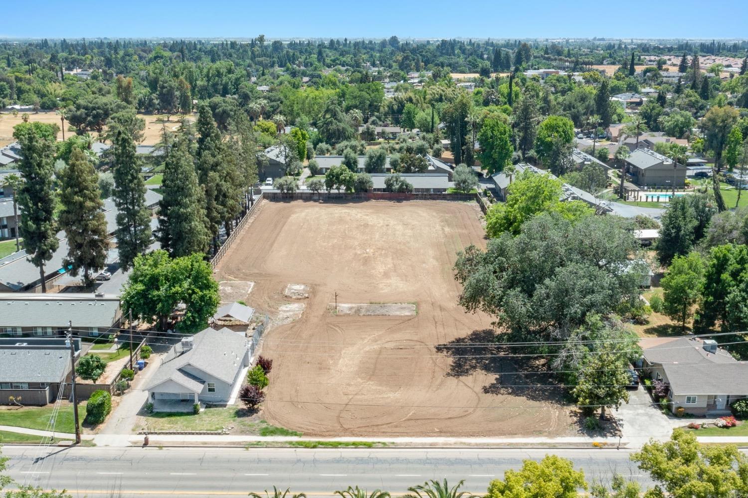 5458 E Tulare St, Fresno, CA 93727