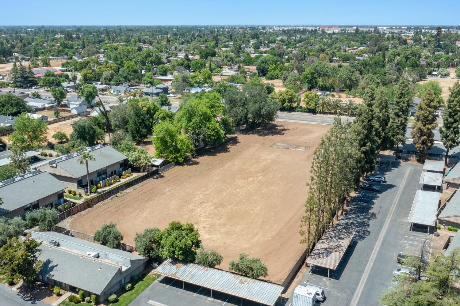 5458 E Tulare St, Fresno, CA 93727