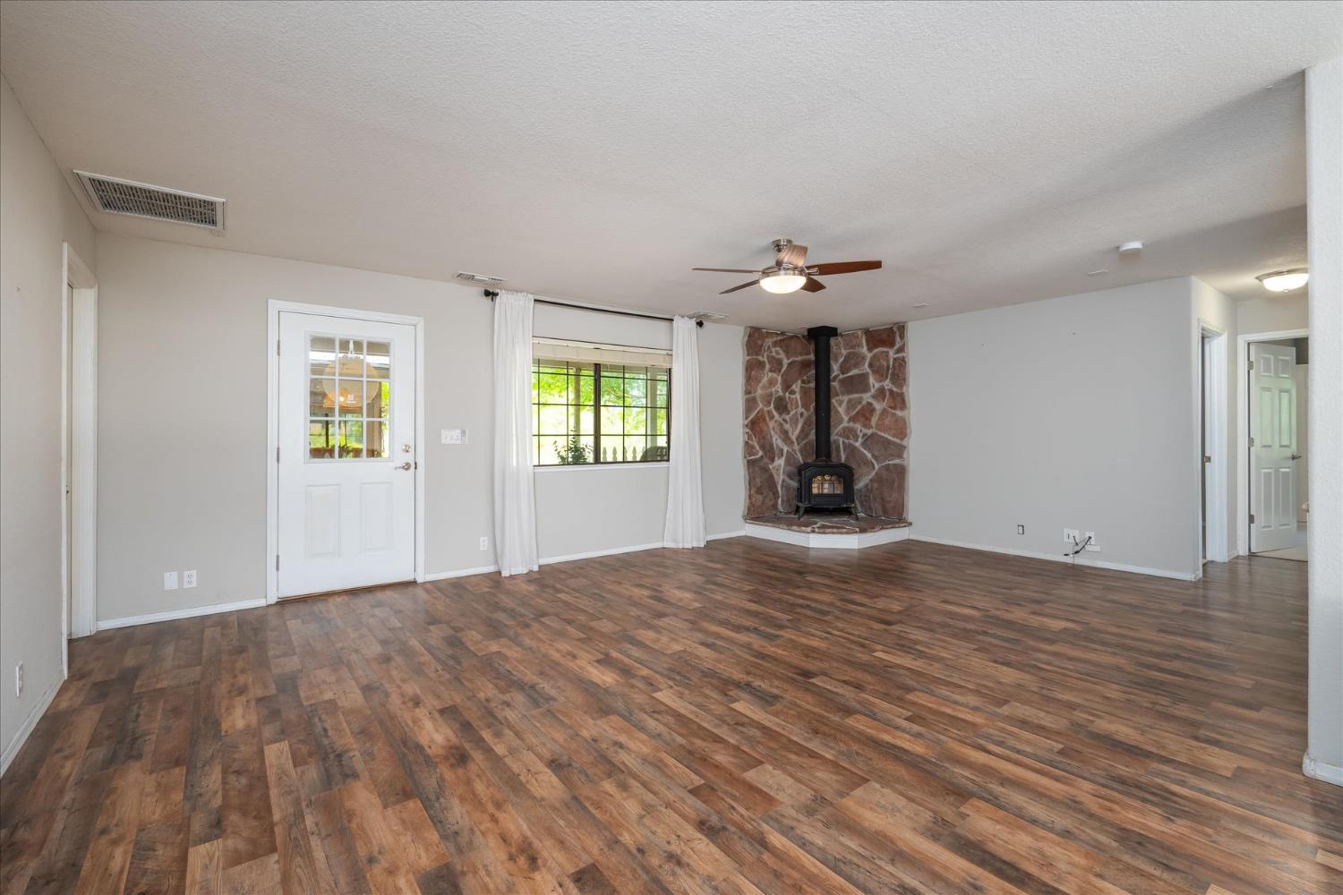 29280 Glacier Dr, Coarsegold, CA 93614