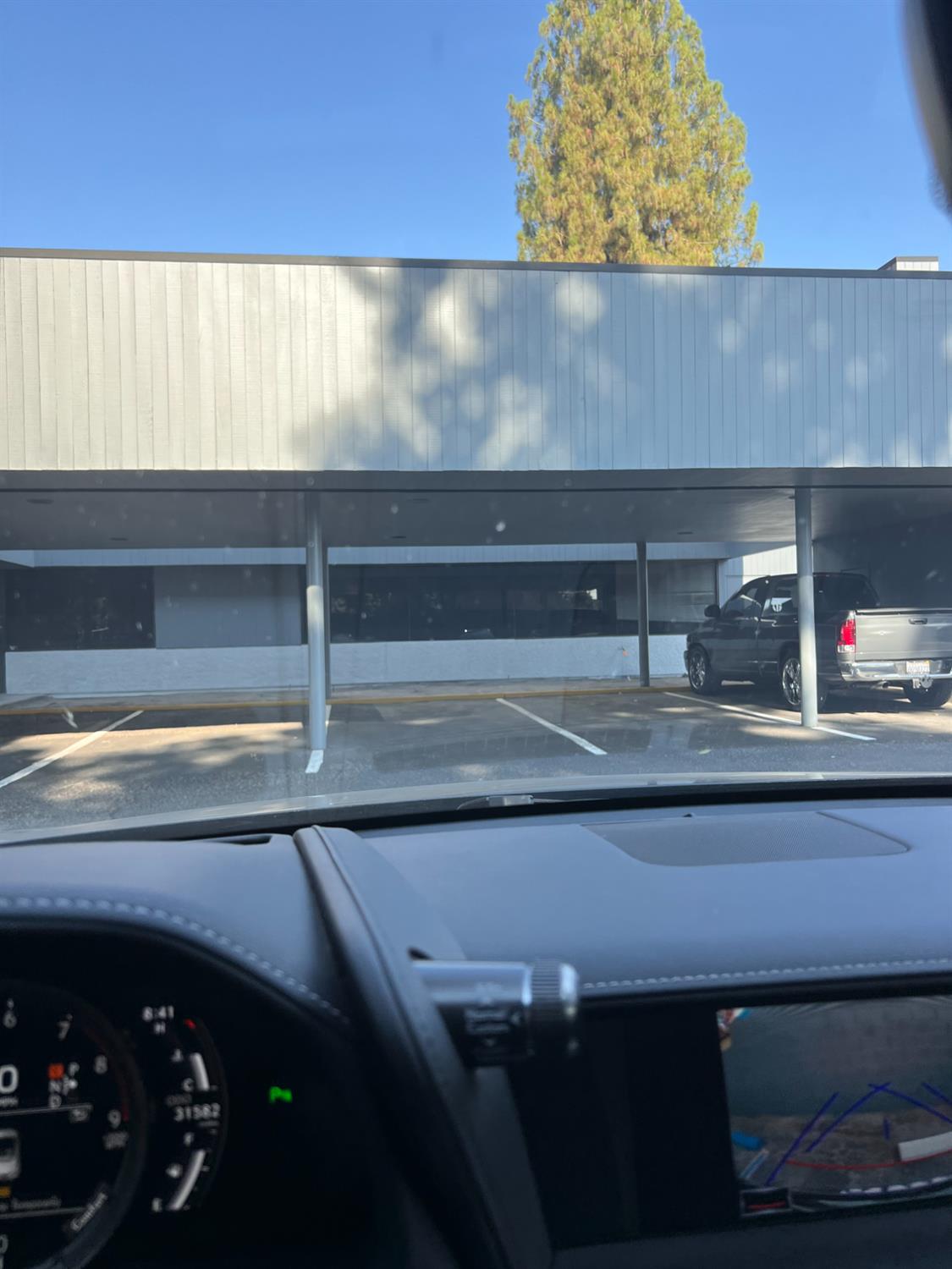 911 E Shields Ave, Fresno, CA 93704