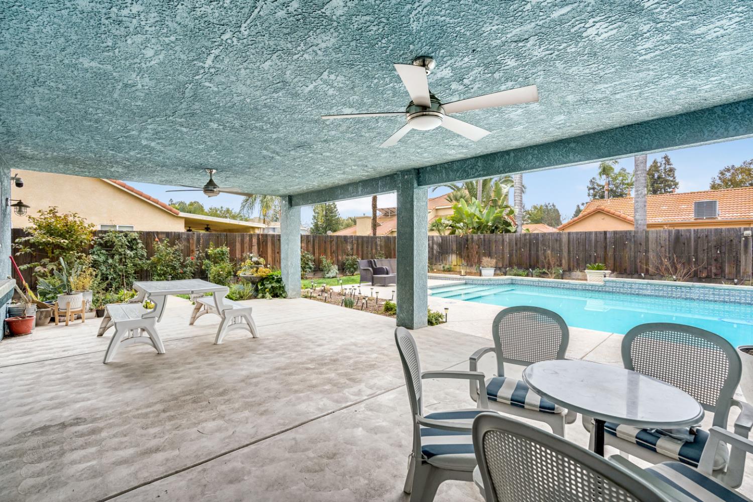 2411 E Salem Ave, Fresno, CA 93720