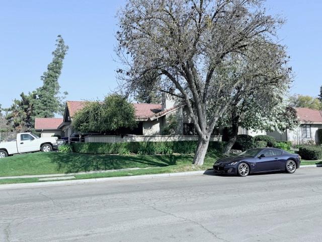 284 W Lexington Ave, Fresno, CA 93711