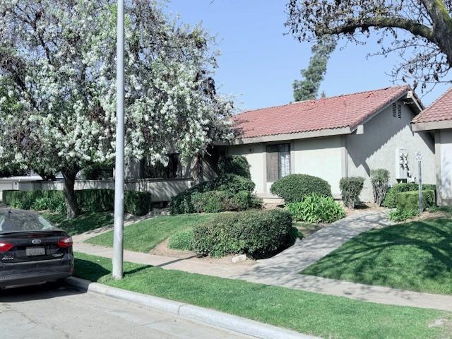 284 W Lexington Ave, Fresno, CA 93711