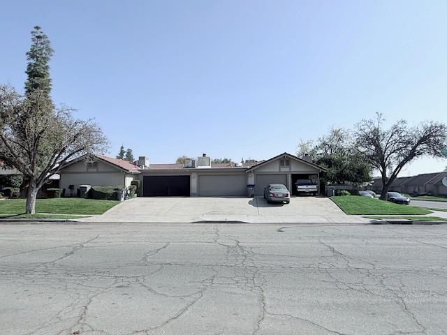 284 W Lexington Ave, Fresno, CA 93711