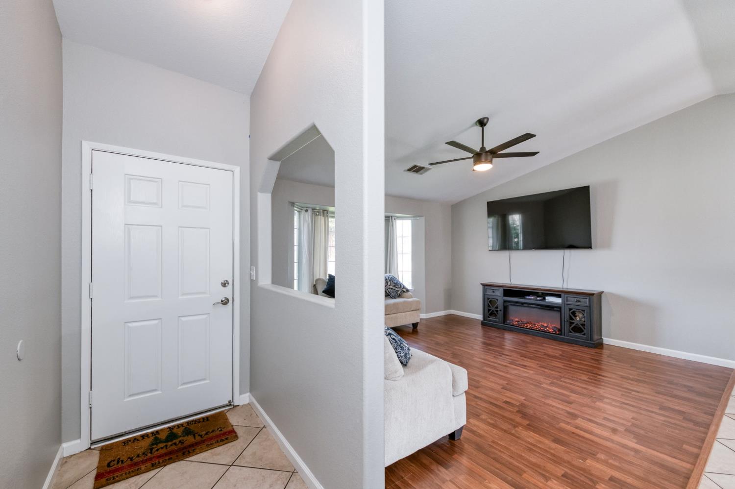 983 Church Ave, Sanger, CA 93657