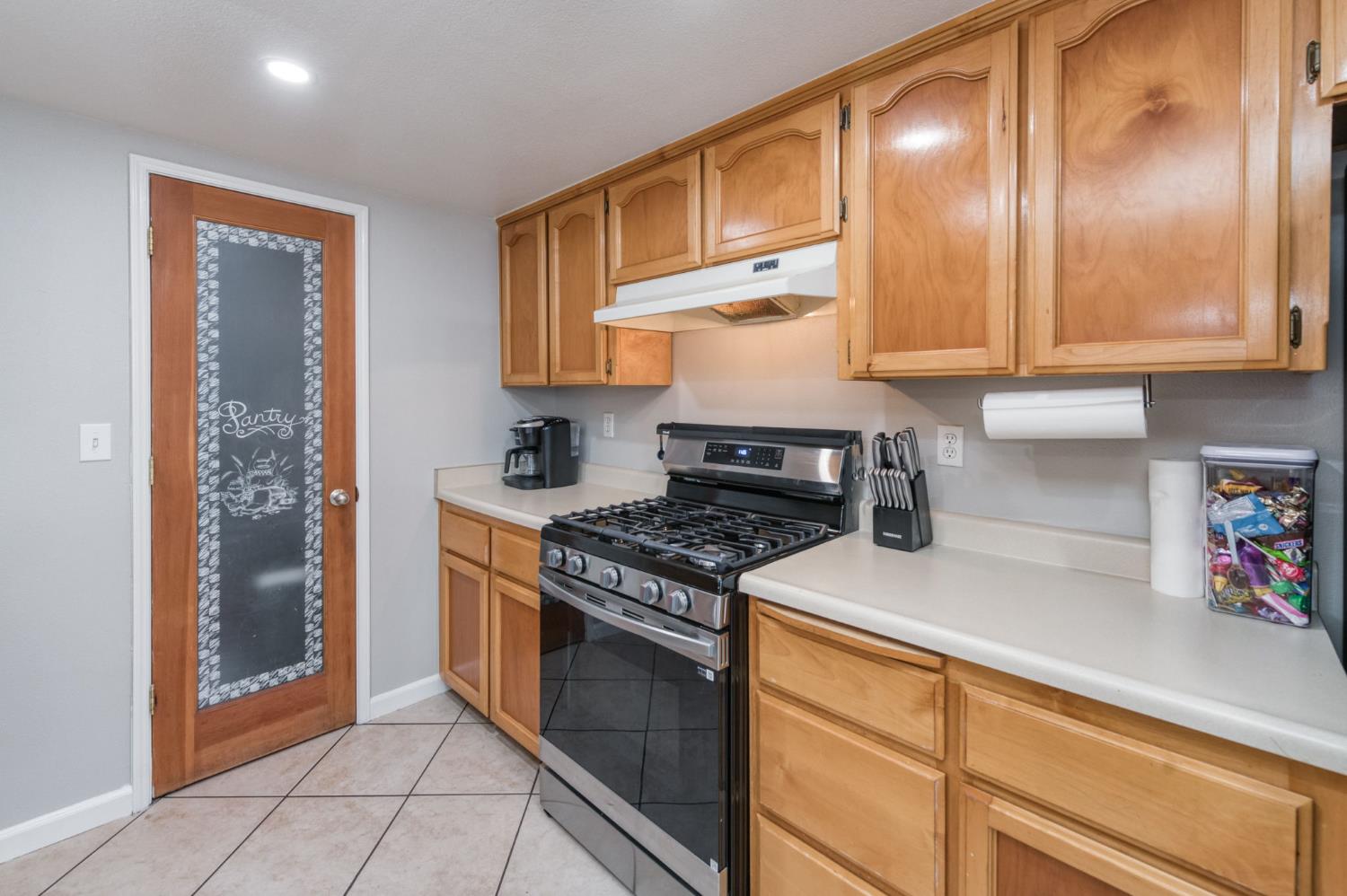 983 Church Ave, Sanger, CA 93657