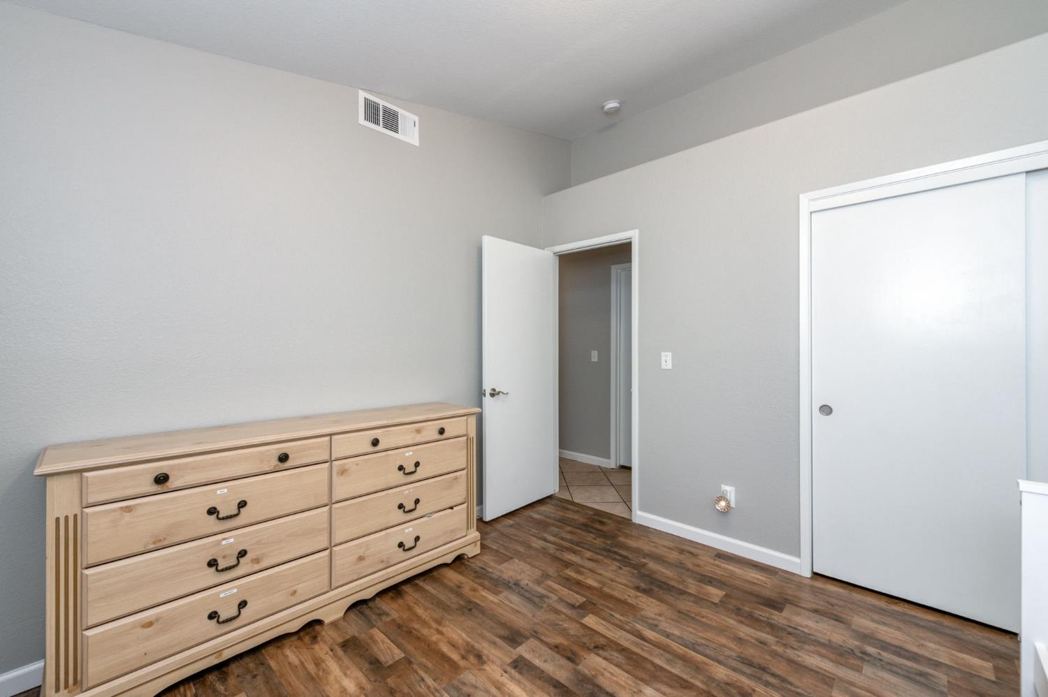 983 Church Ave, Sanger, CA 93657