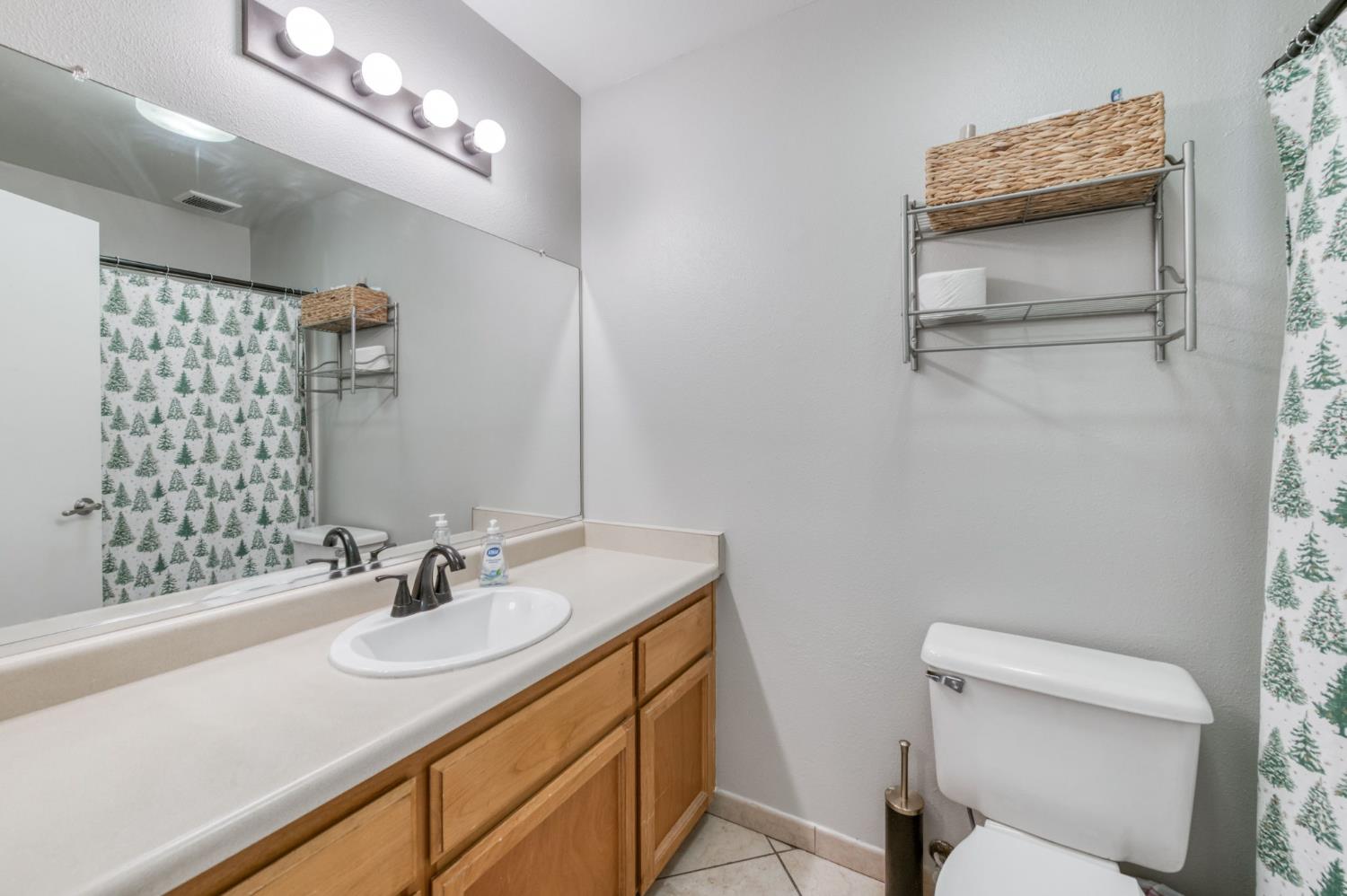 983 Church Ave, Sanger, CA 93657