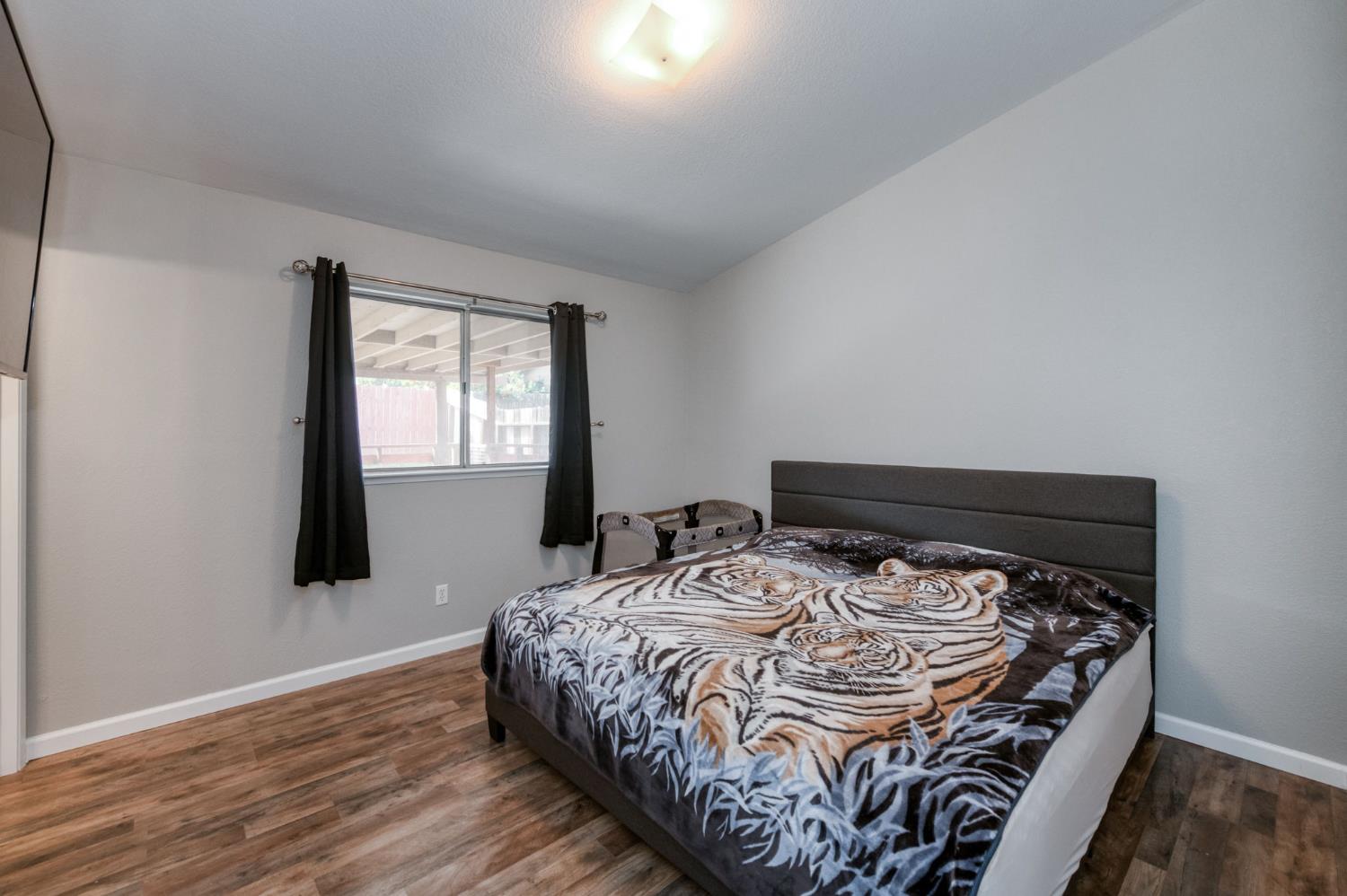 983 Church Ave, Sanger, CA 93657