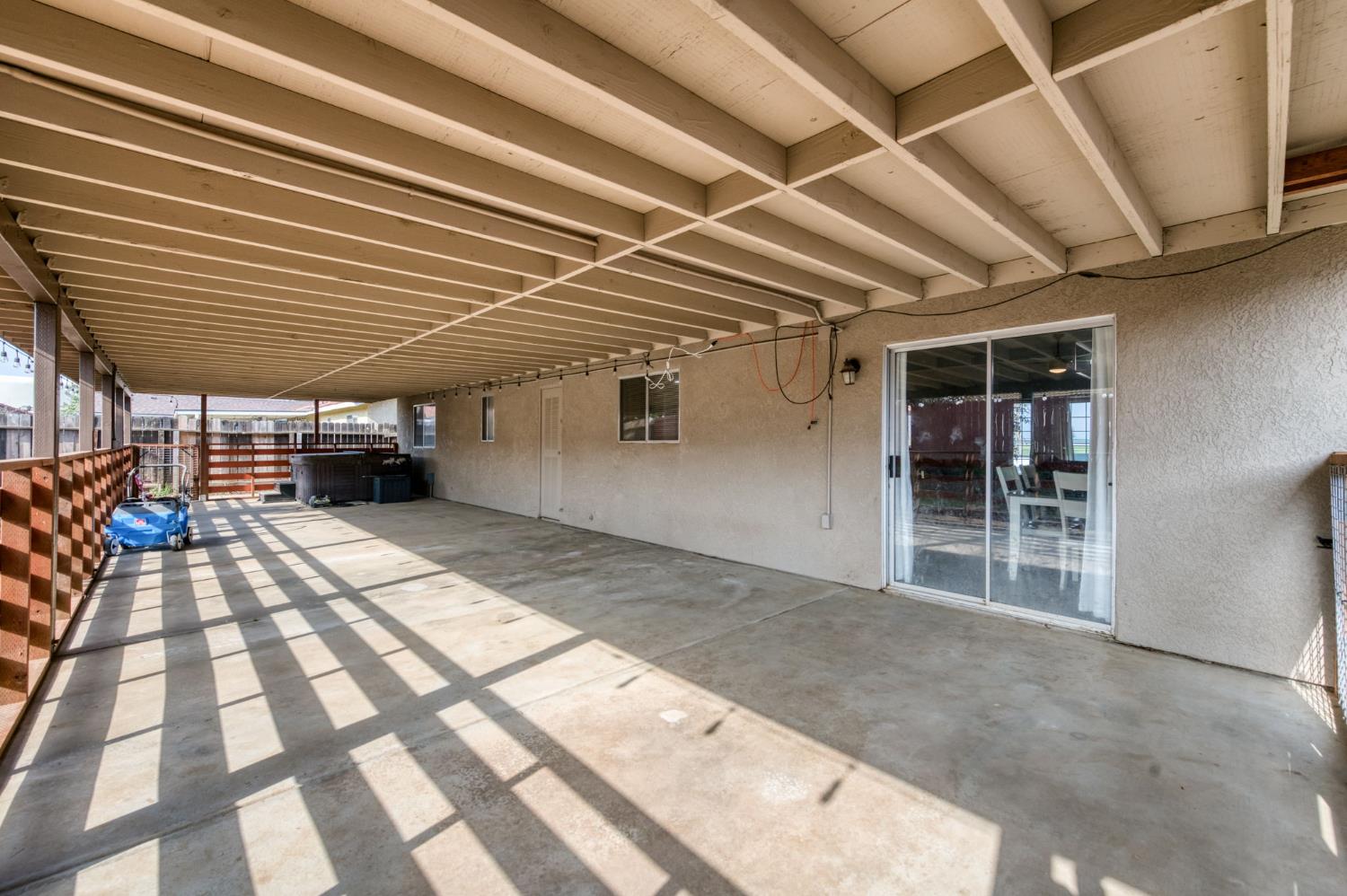 983 Church Ave, Sanger, CA 93657