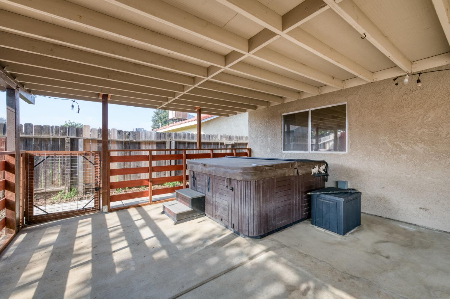 983 Church Ave, Sanger, CA 93657