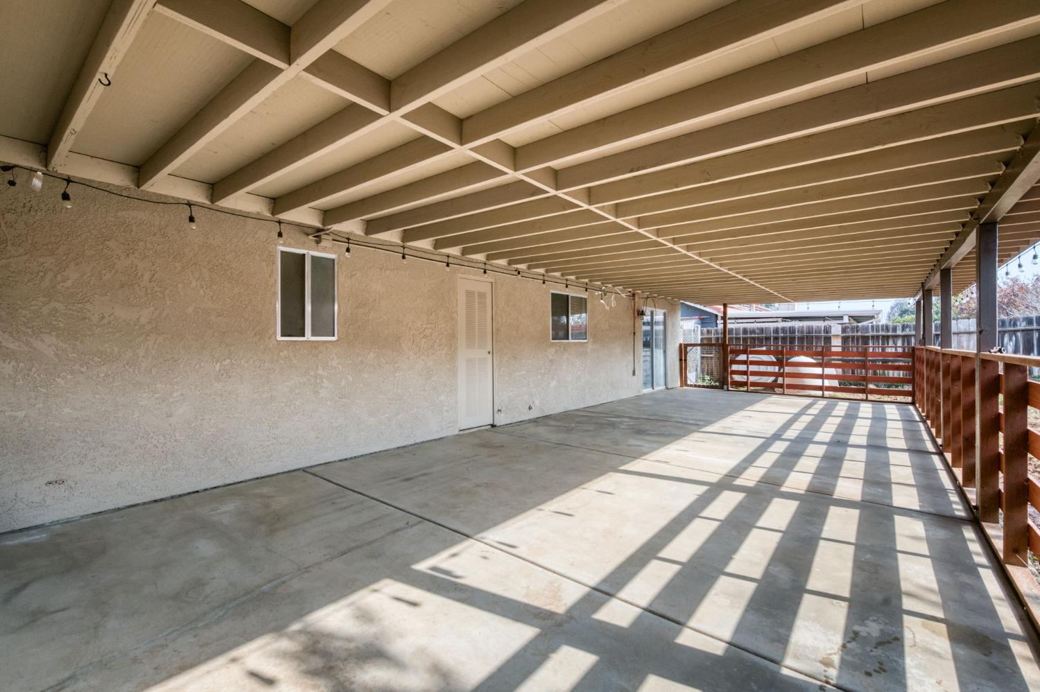 983 Church Ave, Sanger, CA 93657