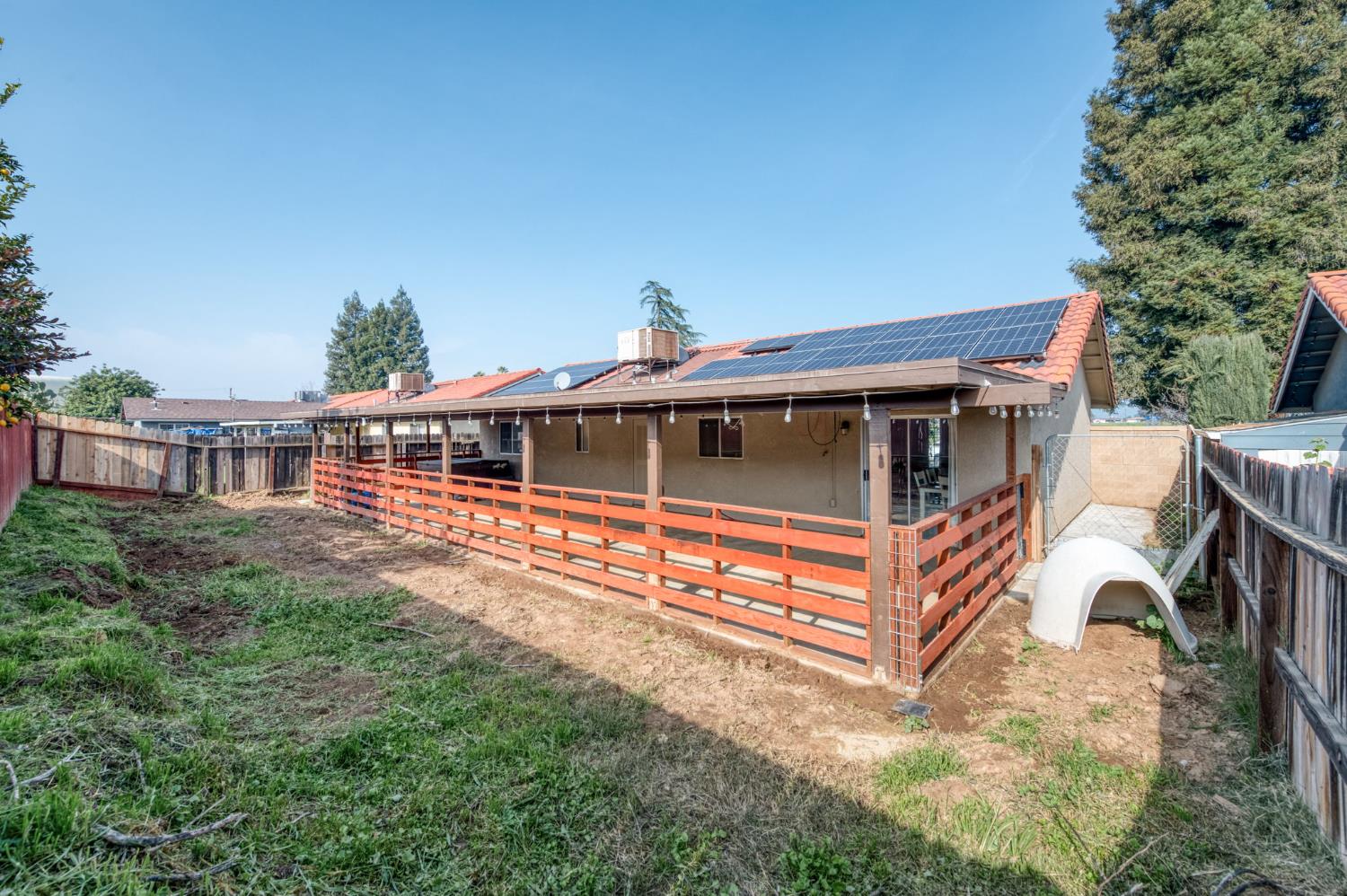 983 Church Ave, Sanger, CA 93657