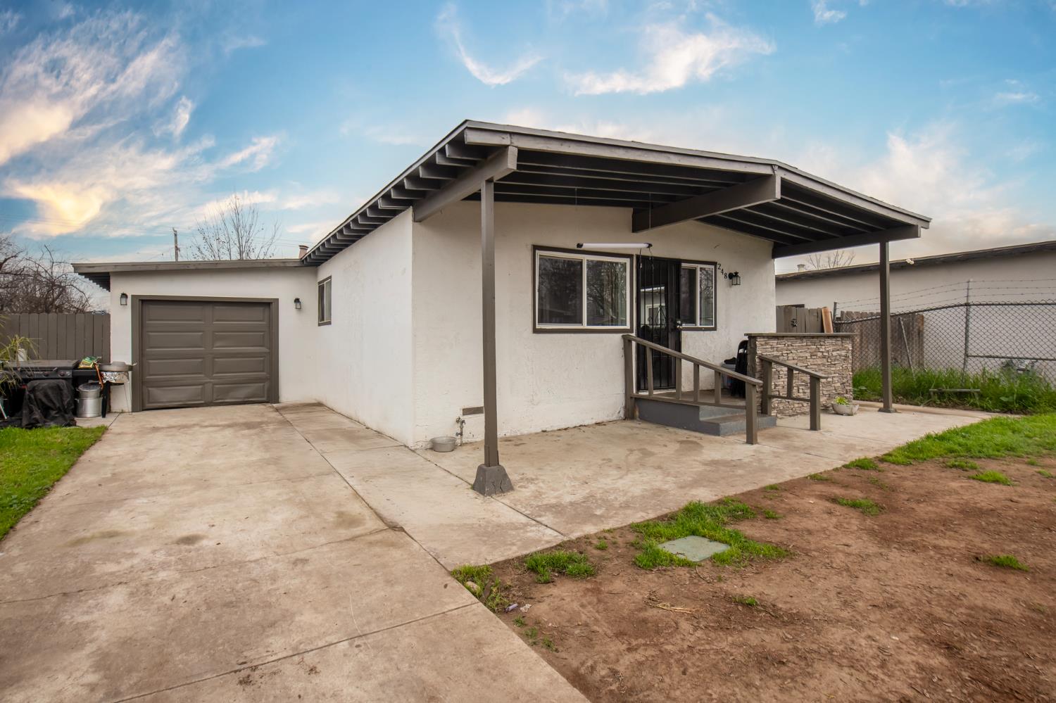 248 W Eden Ave, Fresno, CA 93706