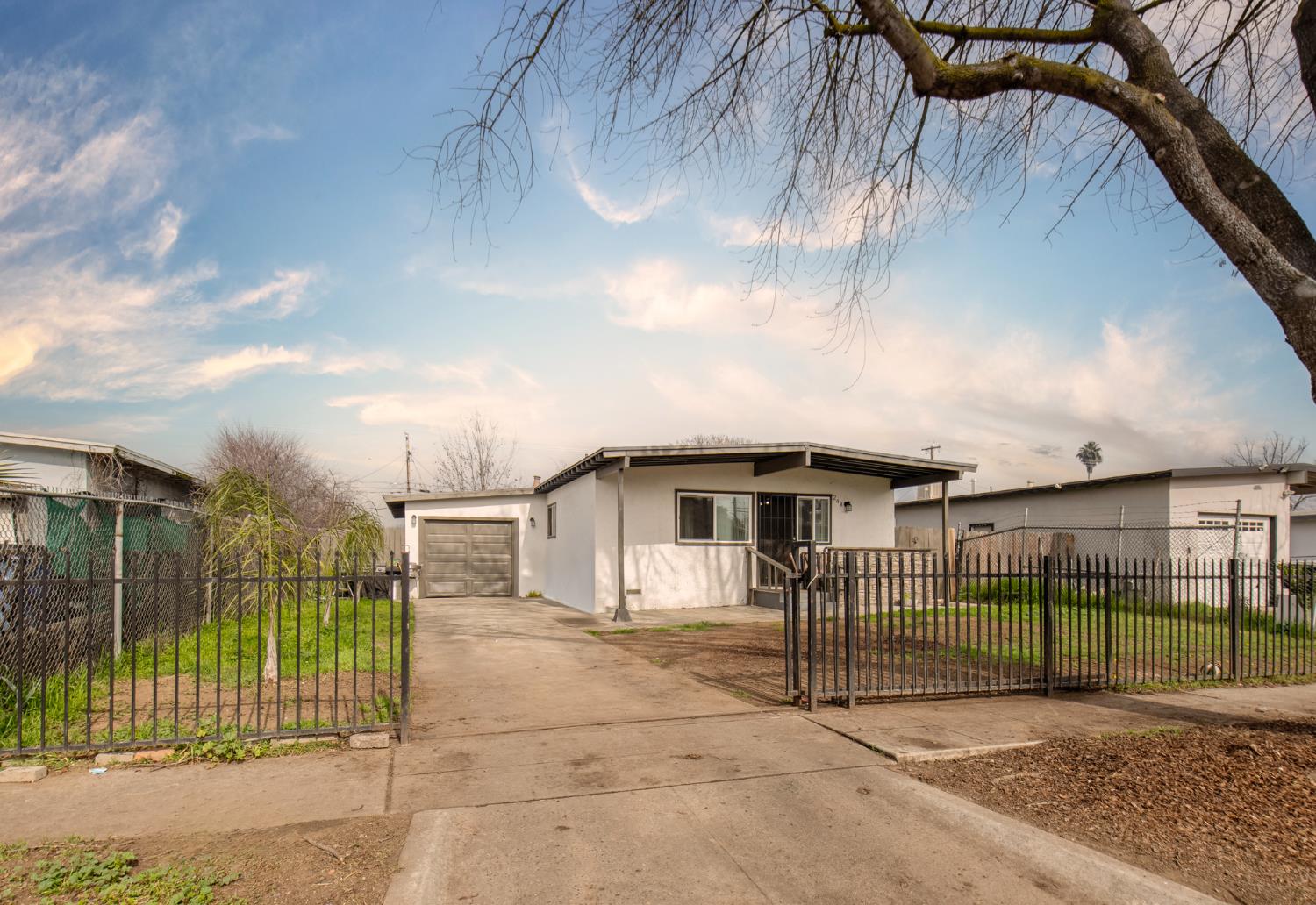 248 W Eden Ave, Fresno, CA 93706
