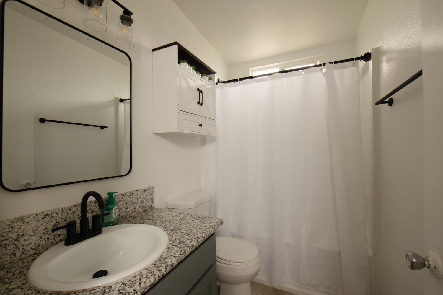 248 W Eden Ave, Fresno, CA 93706