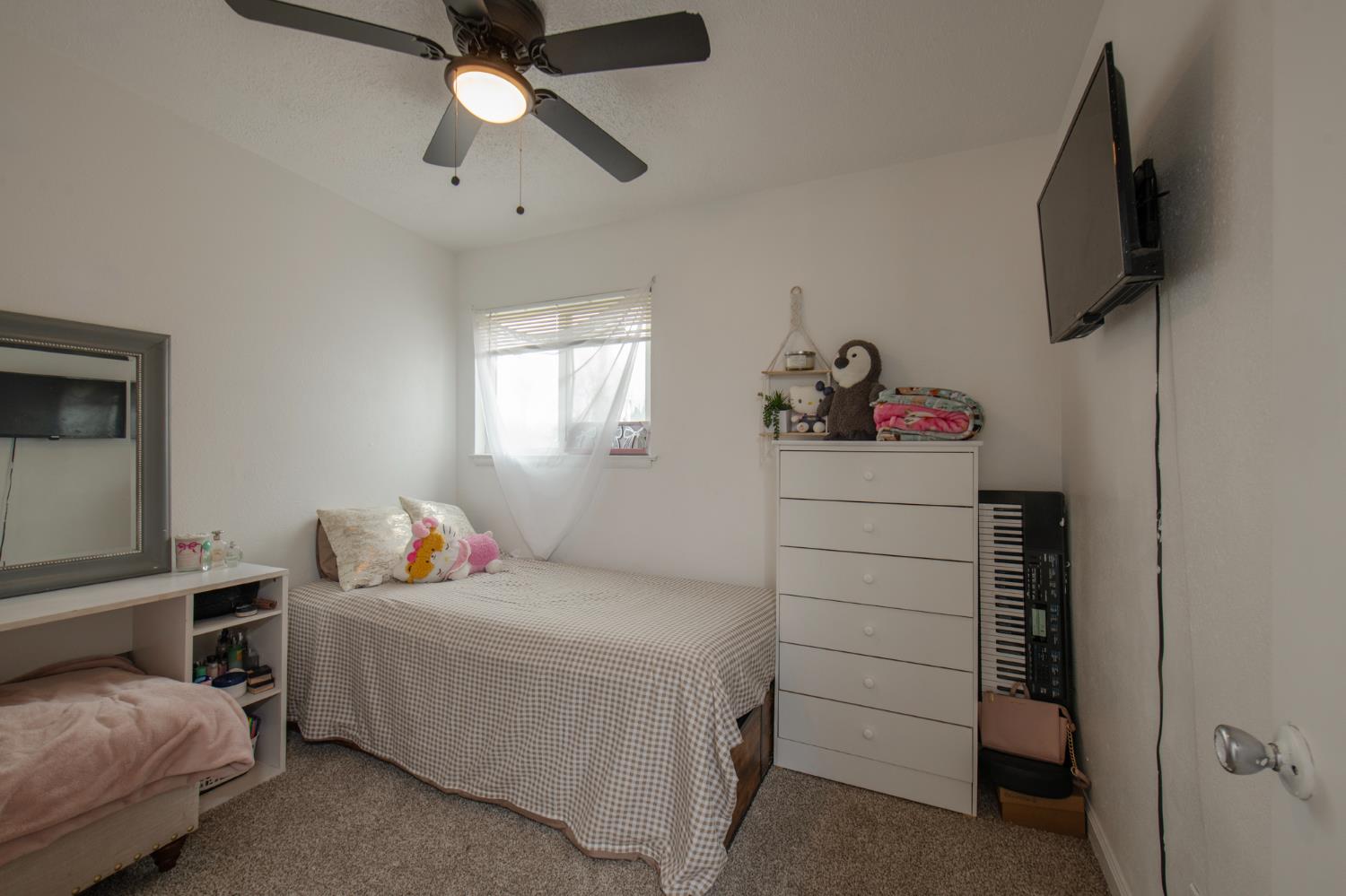 248 W Eden Ave, Fresno, CA 93706