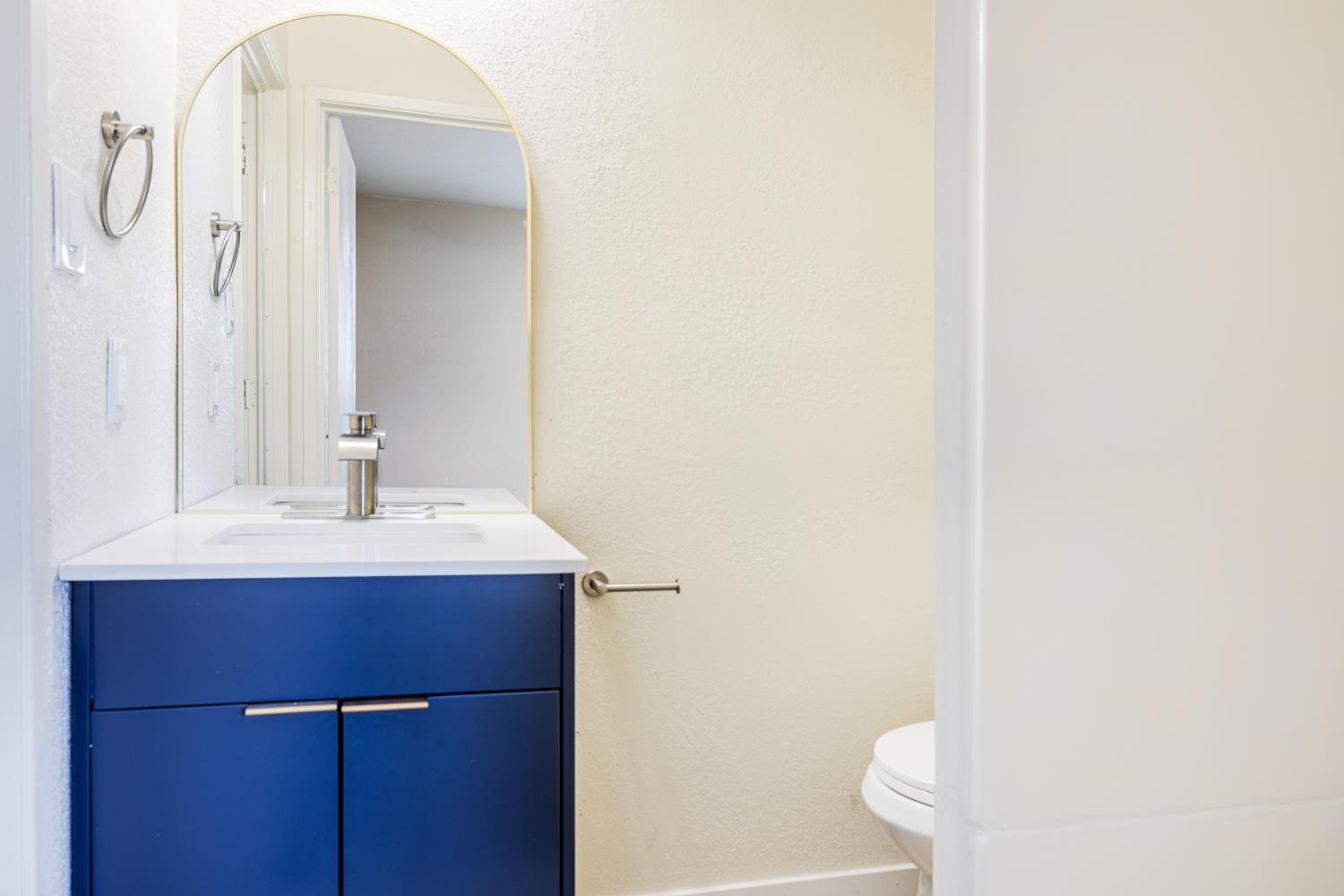 12644 W H, Biola, CA 93606