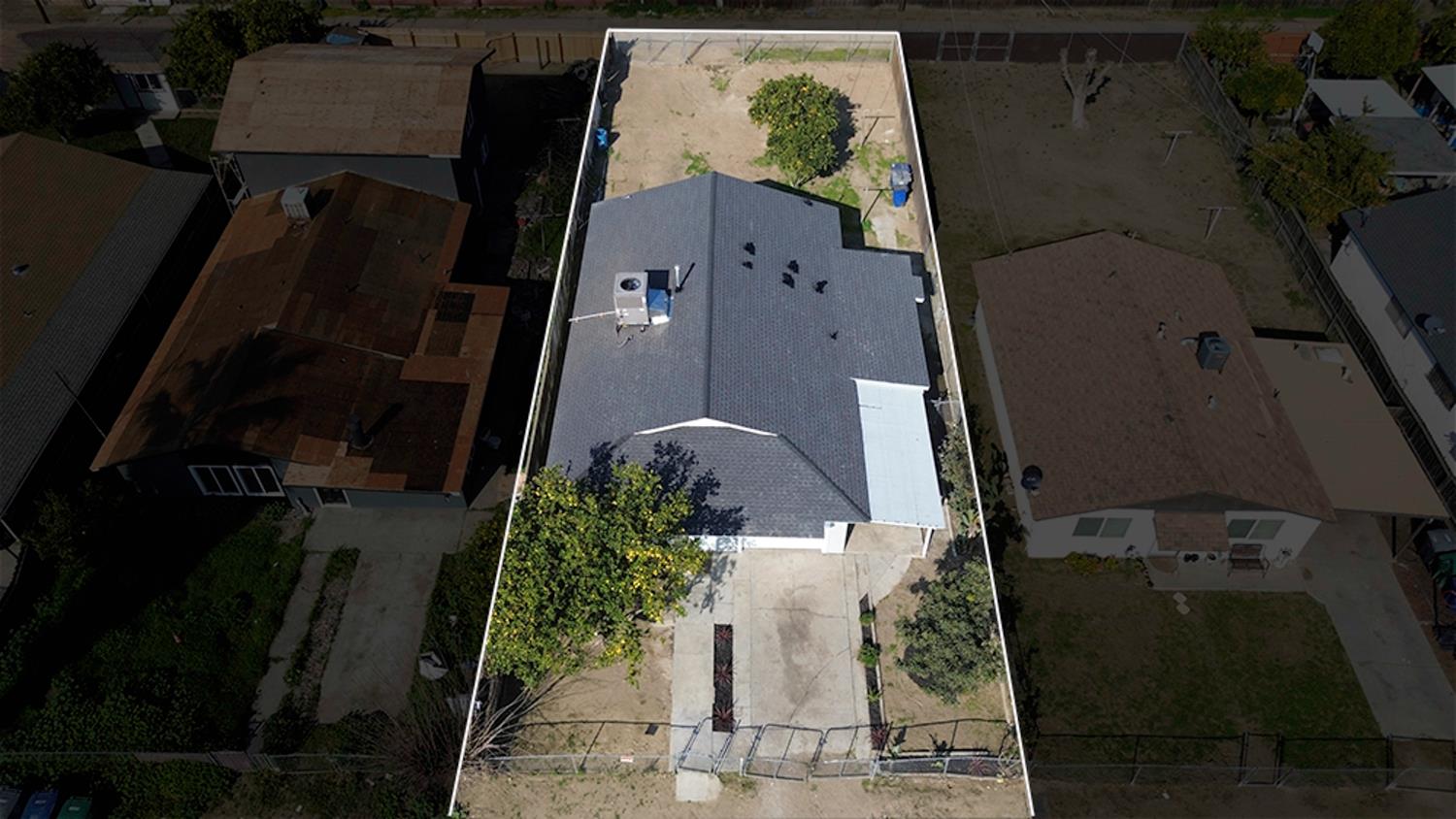 12644 W H, Biola, CA 93606