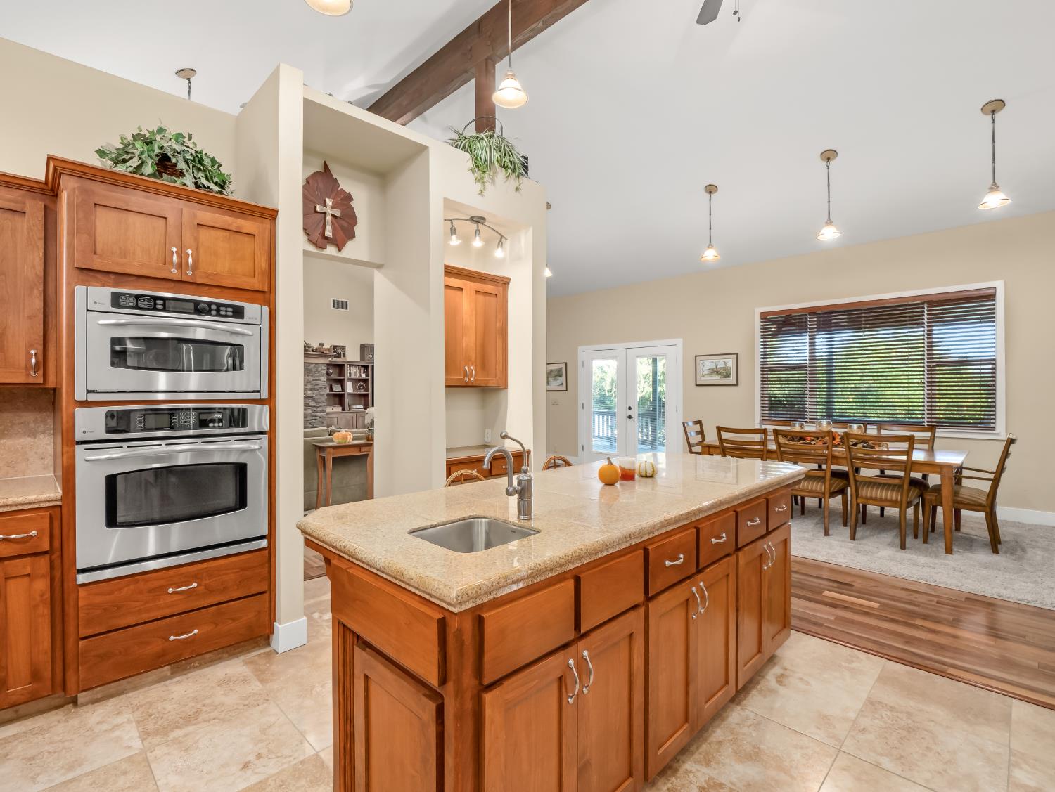 16787 Paula Rd, Madera, CA 93636